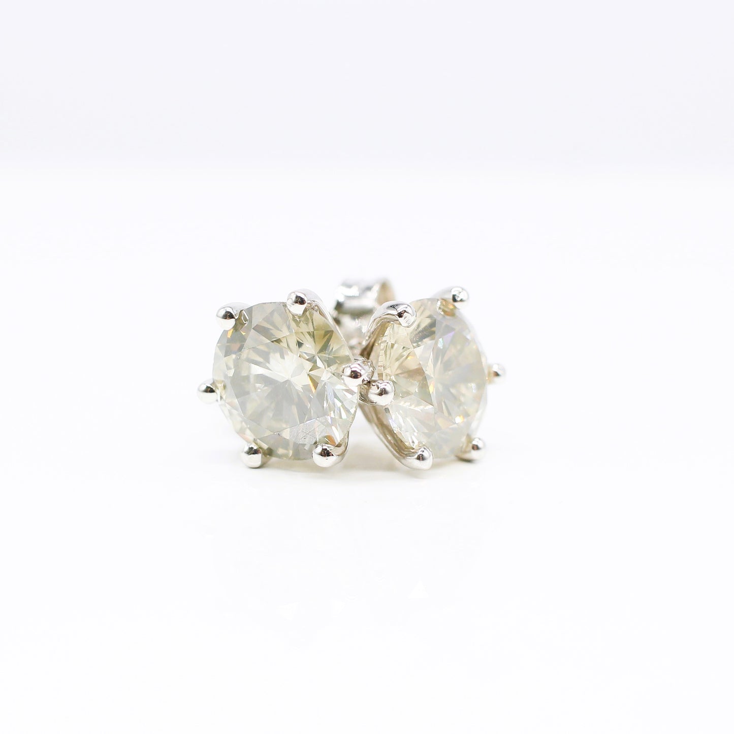 PLATINUM DIAMOND SOLITAIRE EARSTUDS 3.68CT
