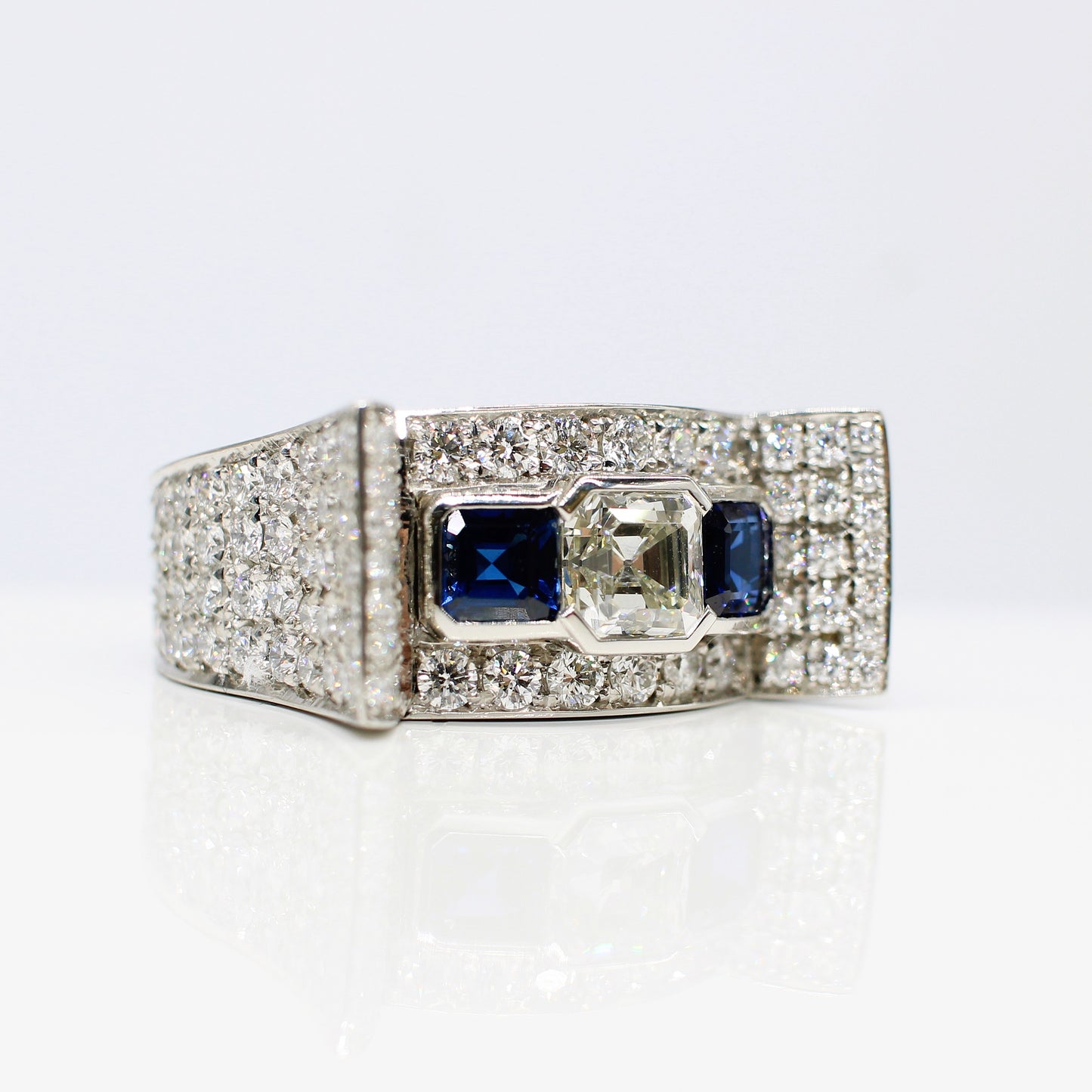 PLATINUM DIAMOND & SAPPHIRE RING