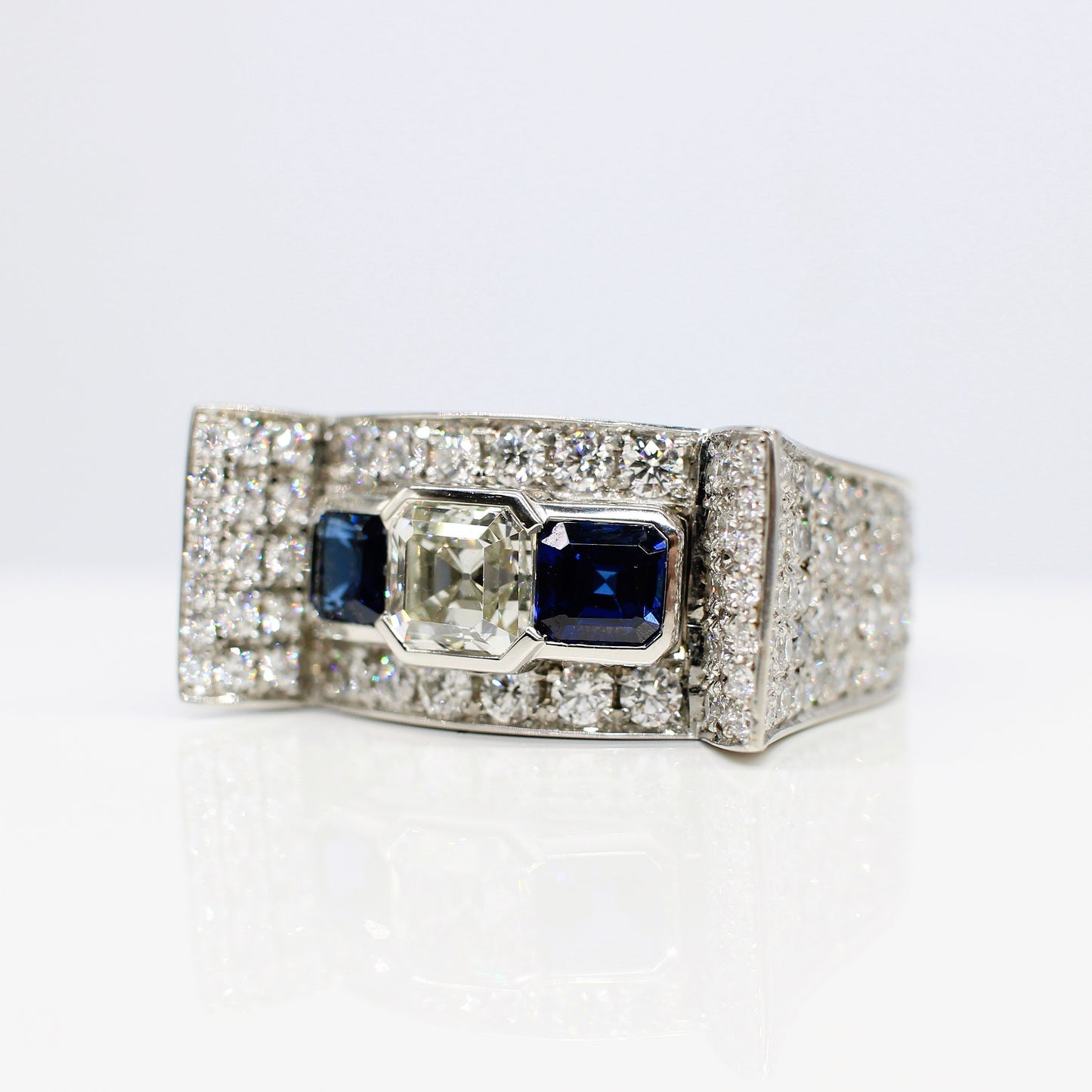 PLATINUM DIAMOND & SAPPHIRE RING