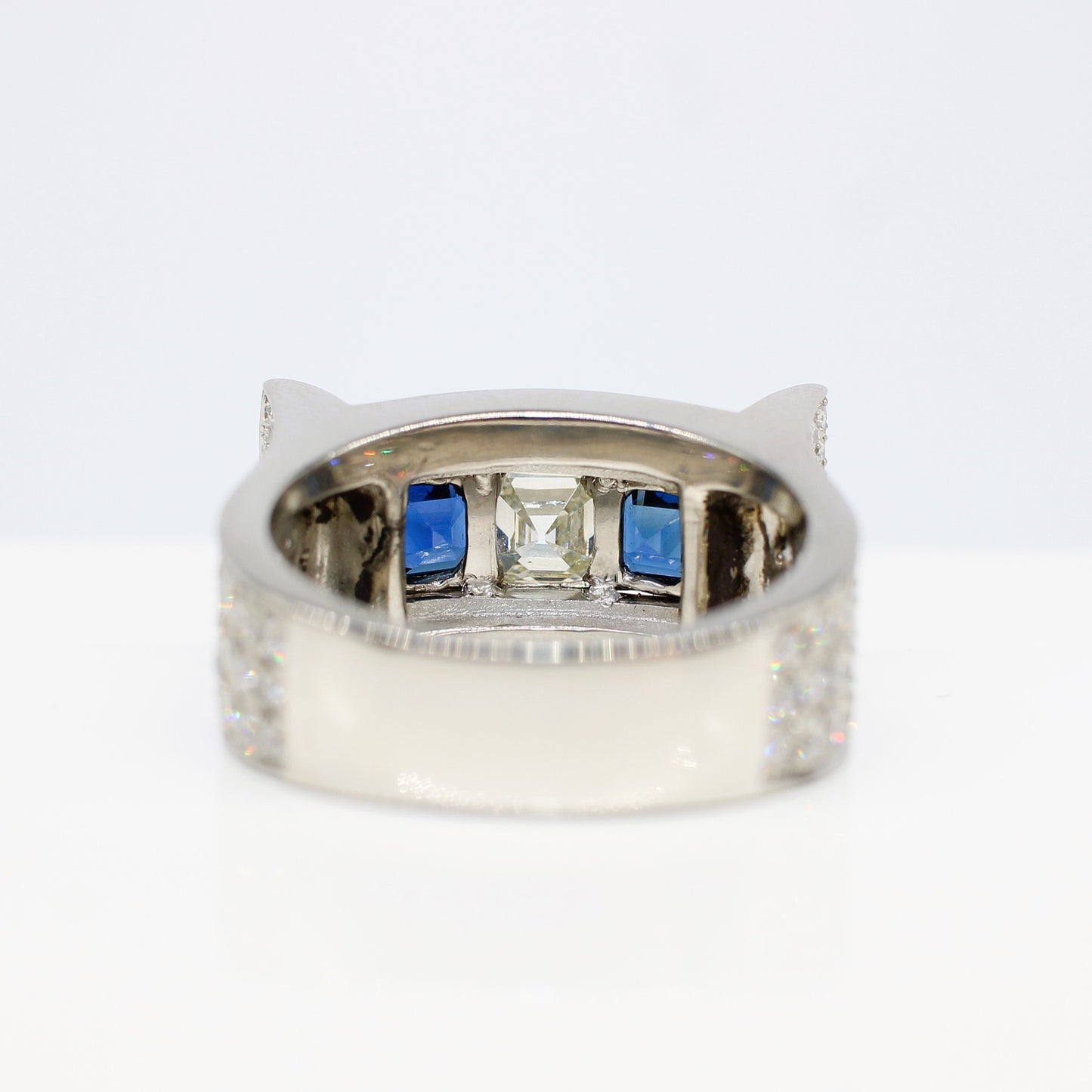 PLATINUM DIAMOND & SAPPHIRE RING