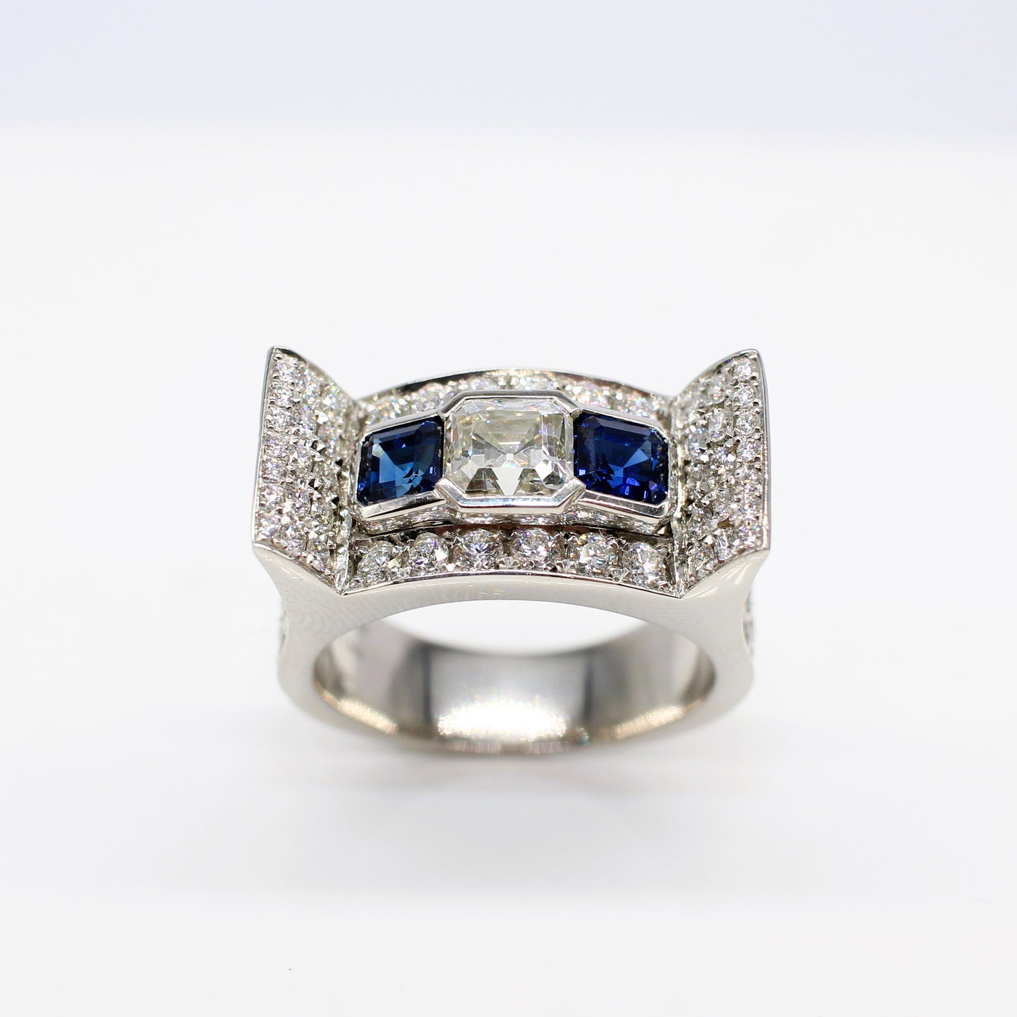 PLATINUM DIAMOND & SAPPHIRE RING