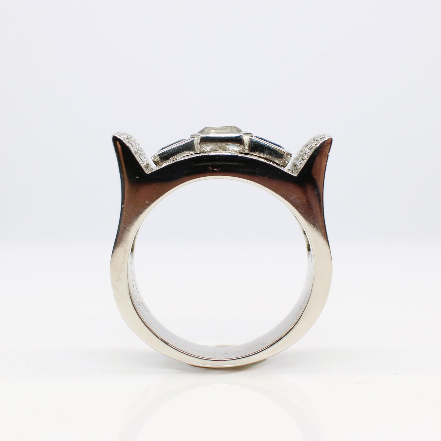 PLATINUM DIAMOND & SAPPHIRE RING