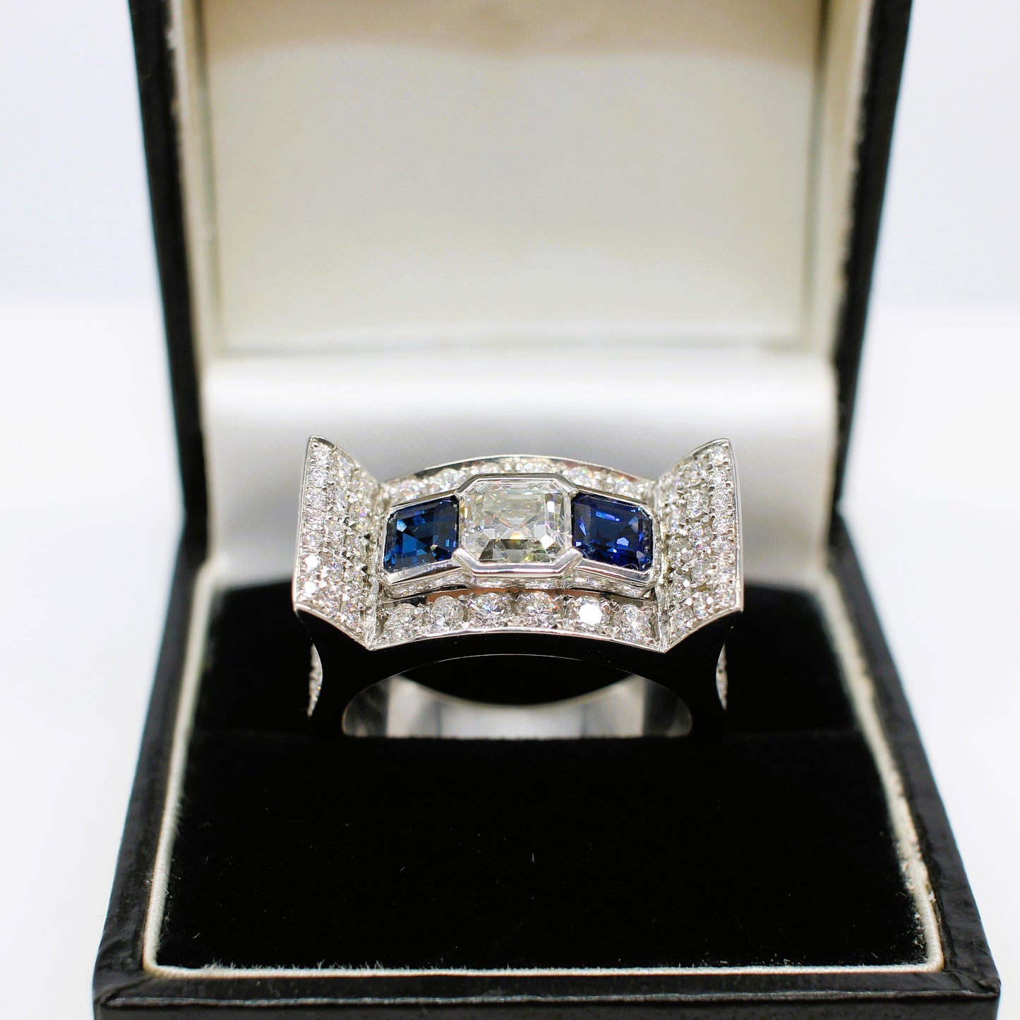 PLATINUM DIAMOND & SAPPHIRE RING