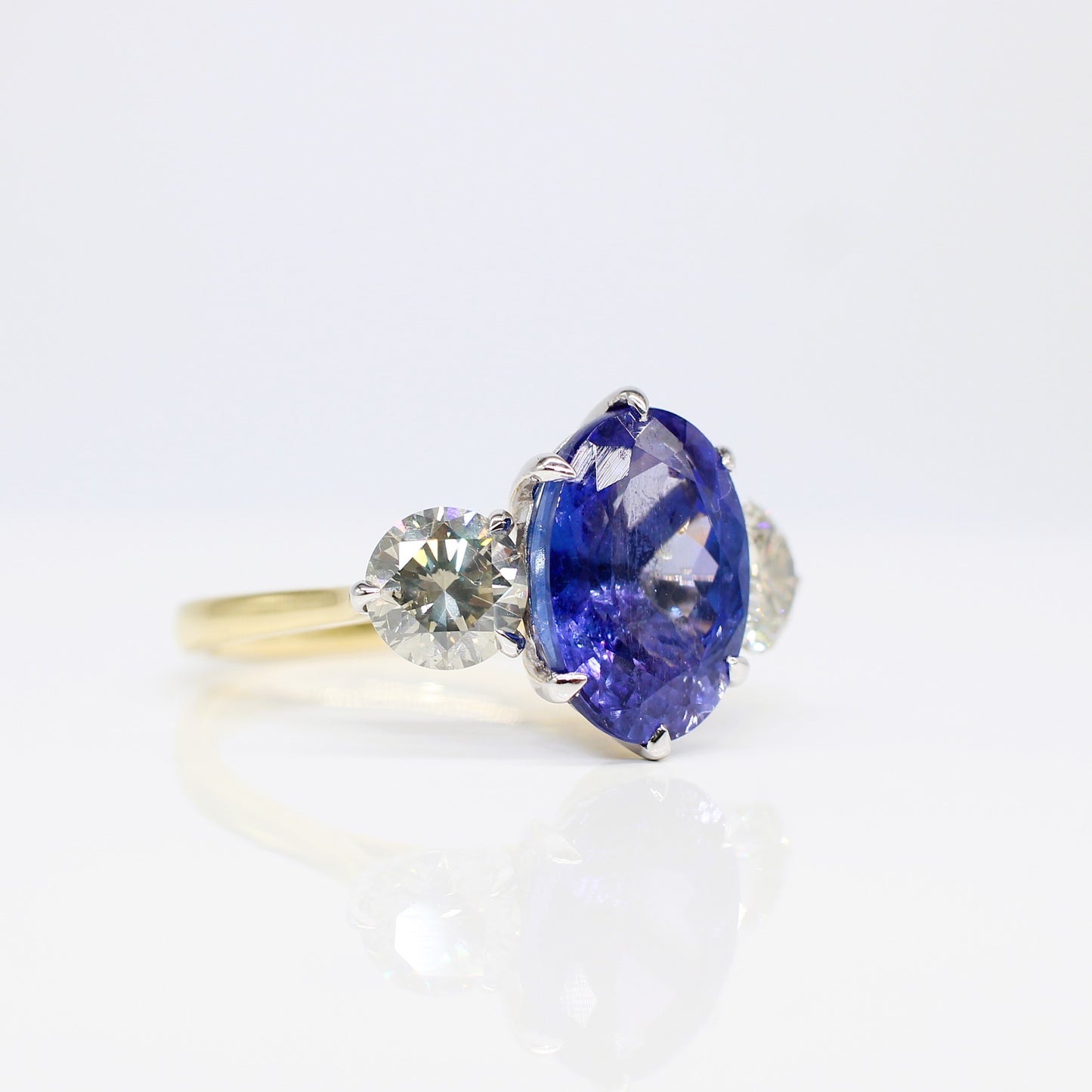 18K TANZANITE & DIAMOND 3 STONE RING
