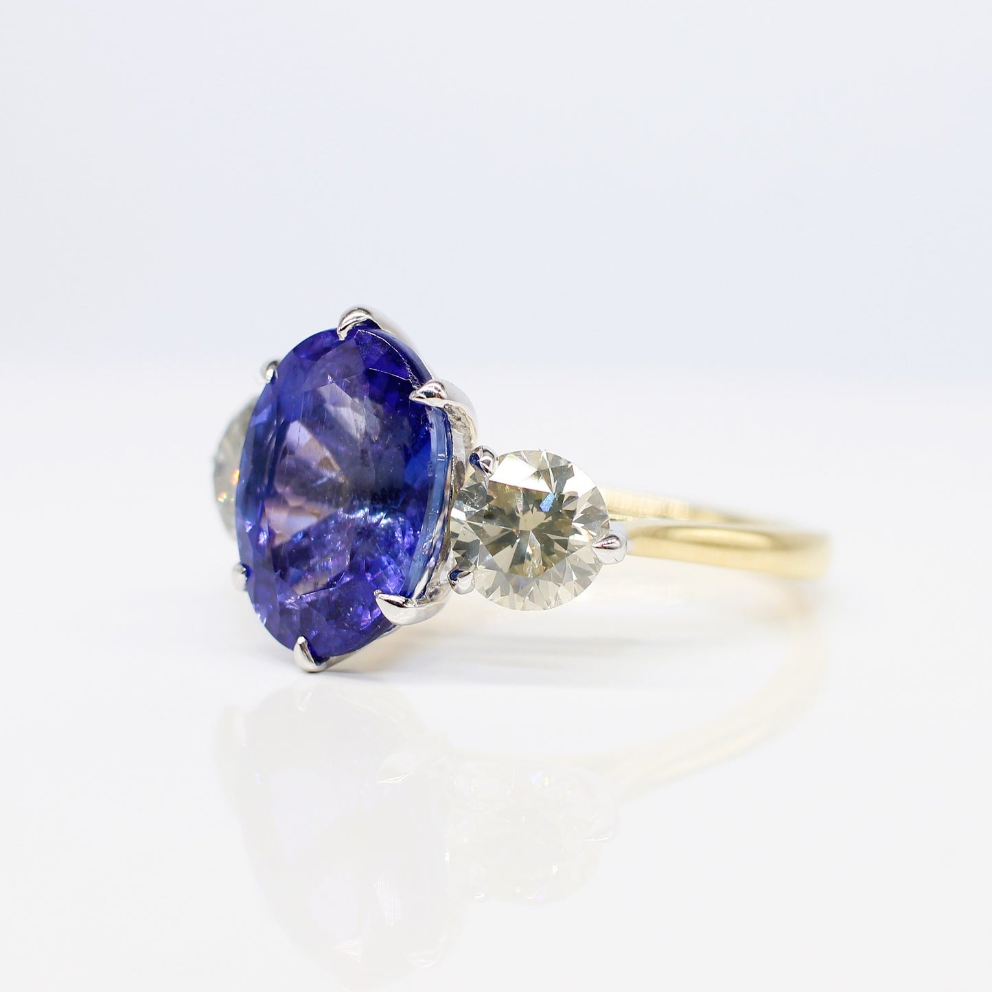 18K TANZANITE & DIAMOND 3 STONE RING