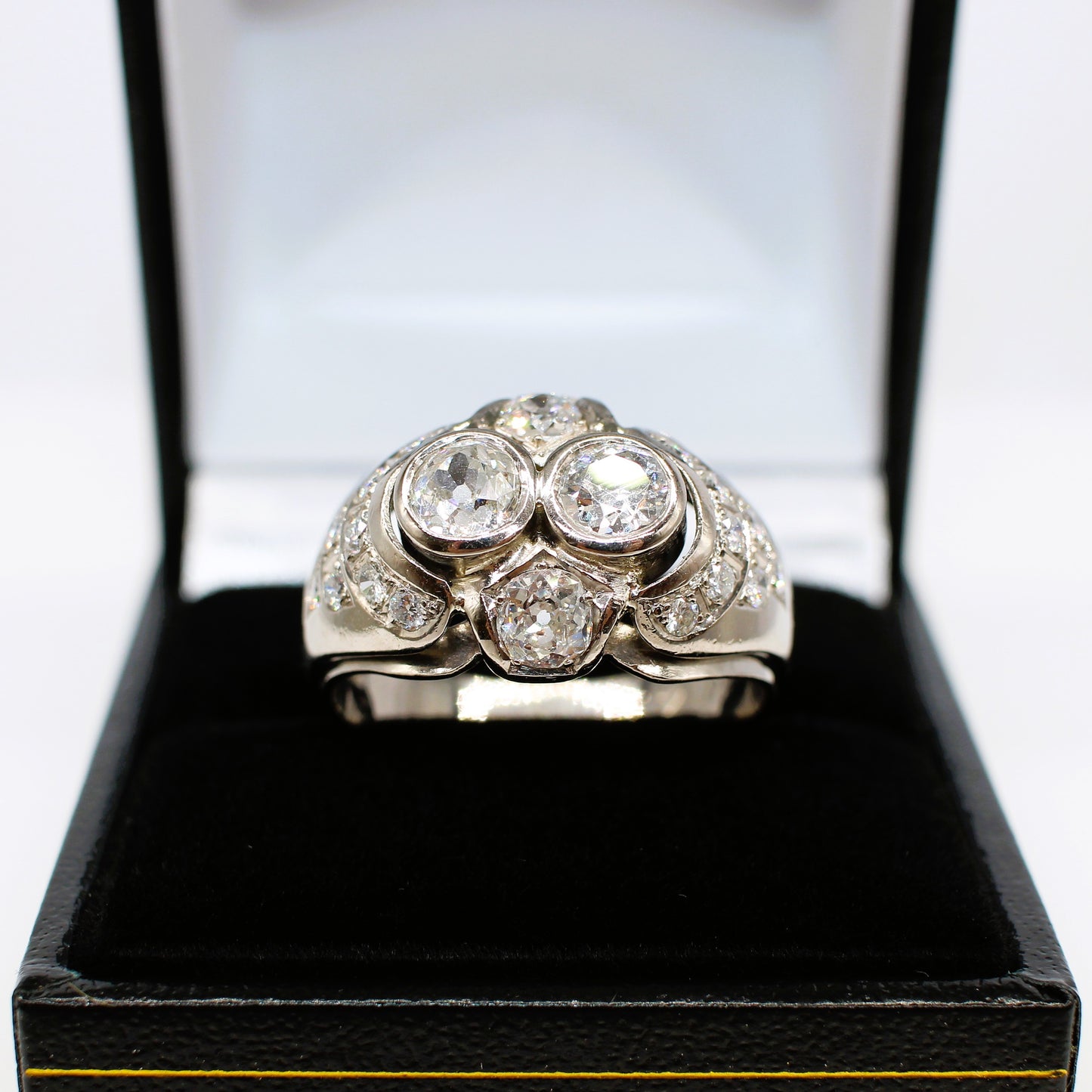 14K LARGE GENTLEMANS DIAMOND RING