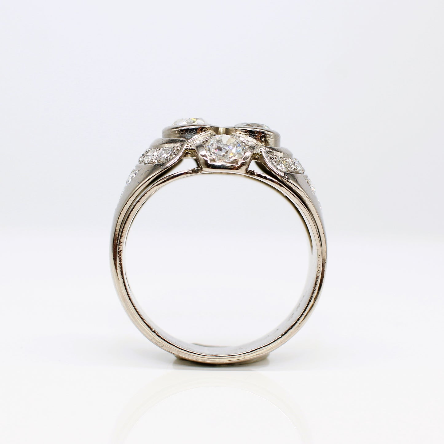 14K LARGE GENTLEMANS DIAMOND RING