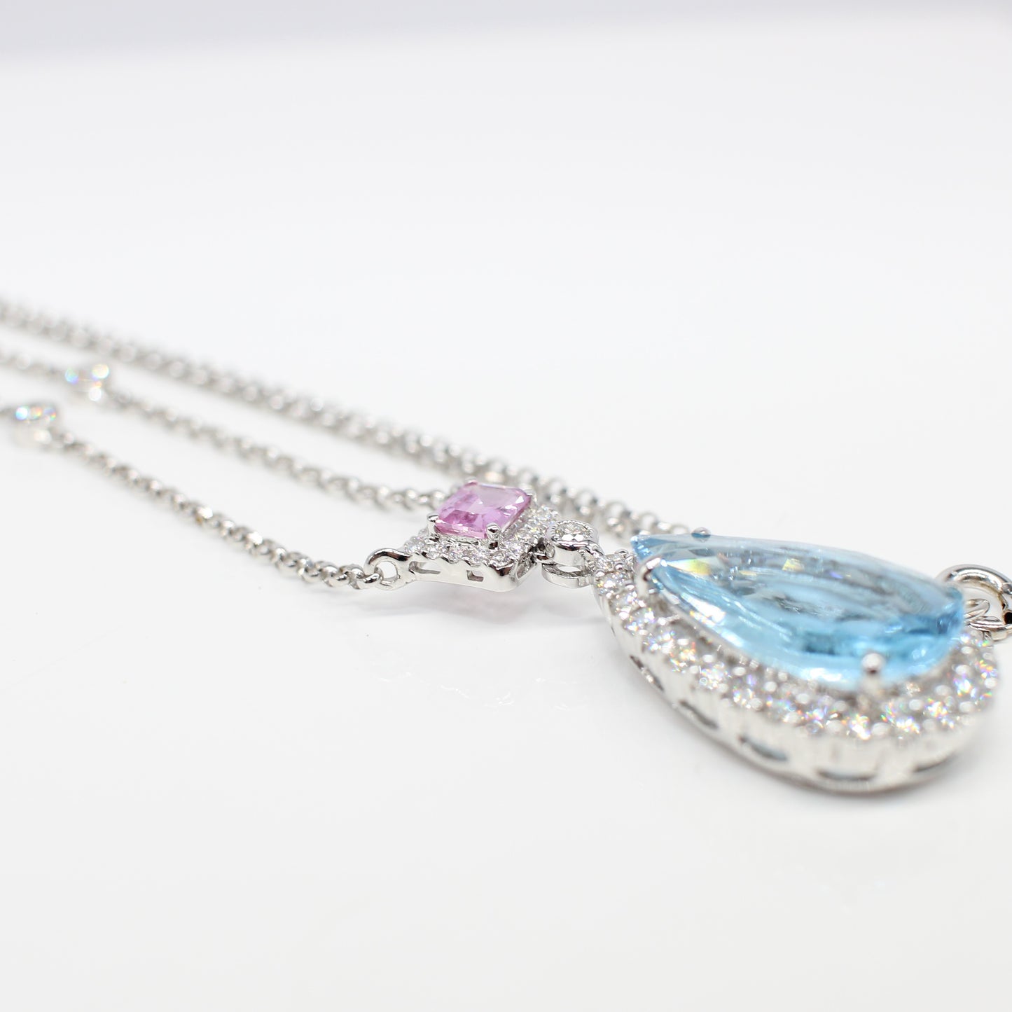 18K AQUAMARINE, PINK SAPPHIRE & DIAMOND NECKLACE