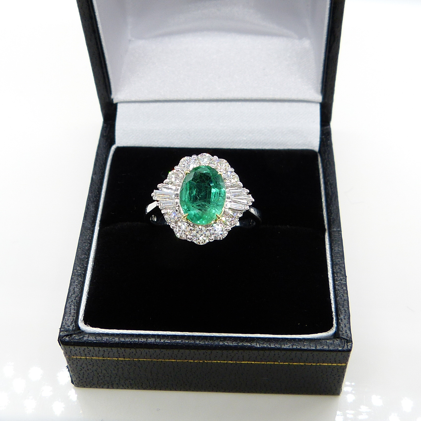1.41CT 18K EMERALD & DIAMOND RING