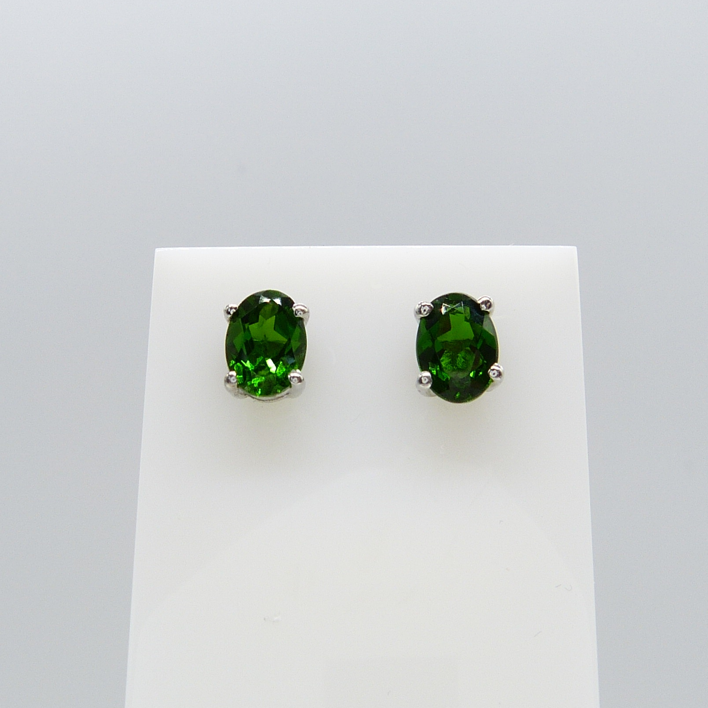 DIOPSIDE & SILVER STUDS