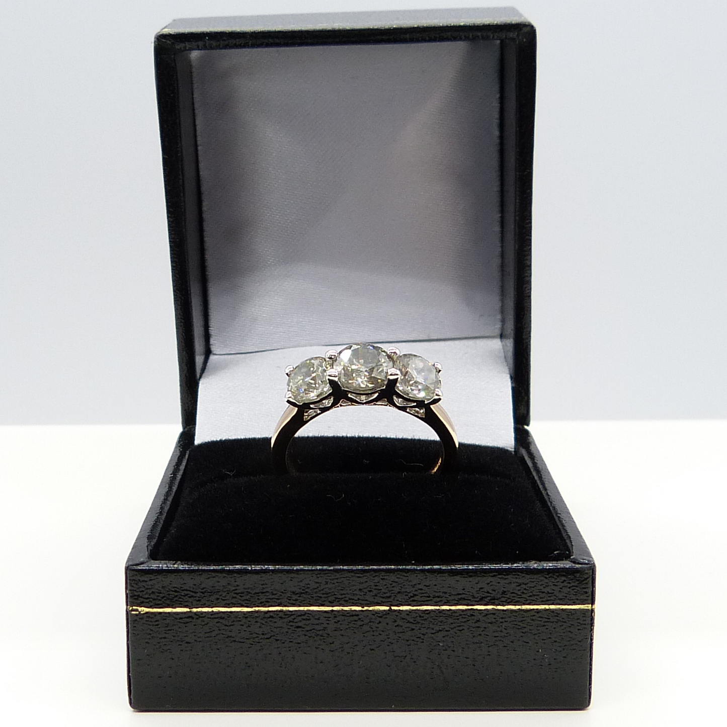 2.82CT DIAMOND TRILOGY RING