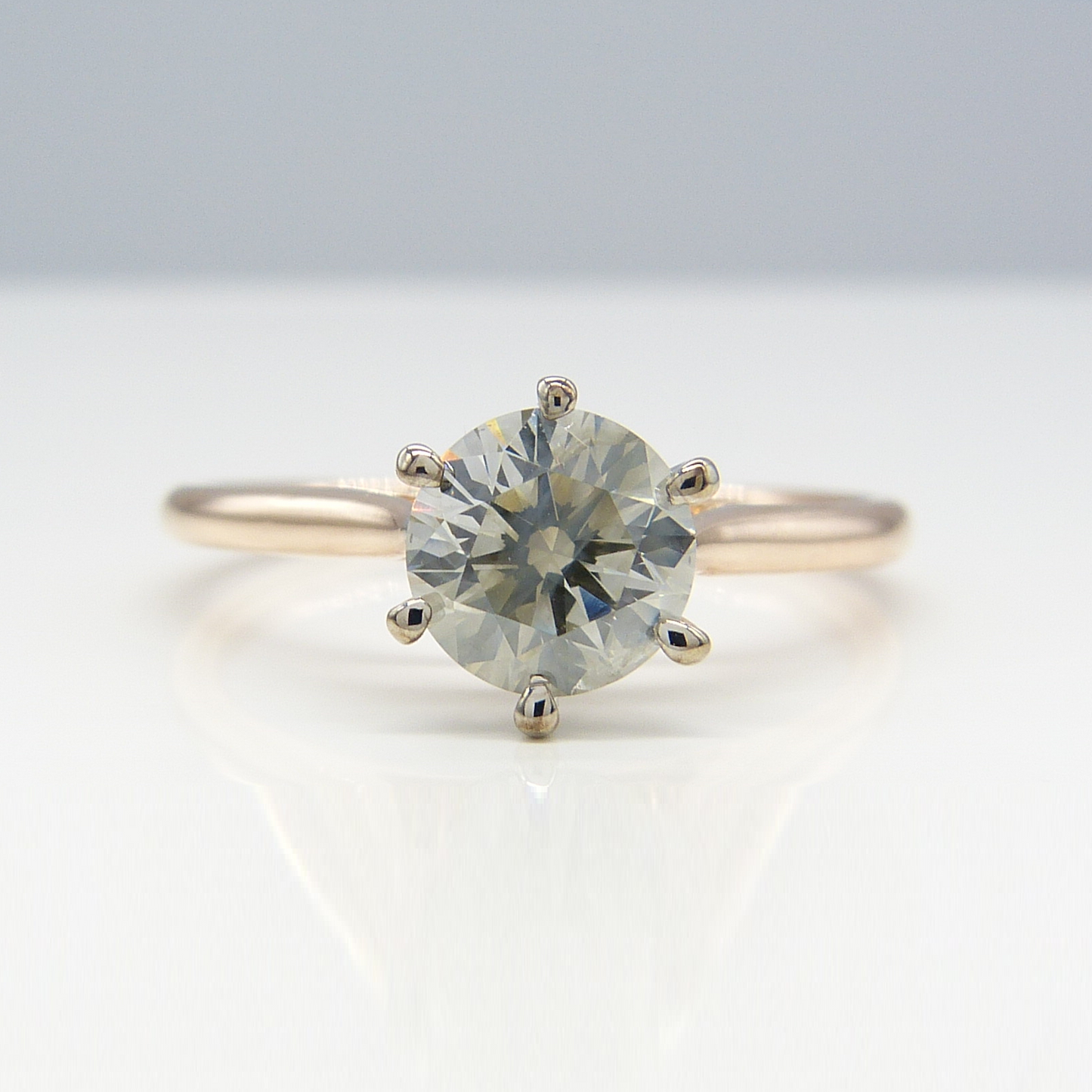 0.78CT ROSE & WHITE GOLD SOLITAIRE RING