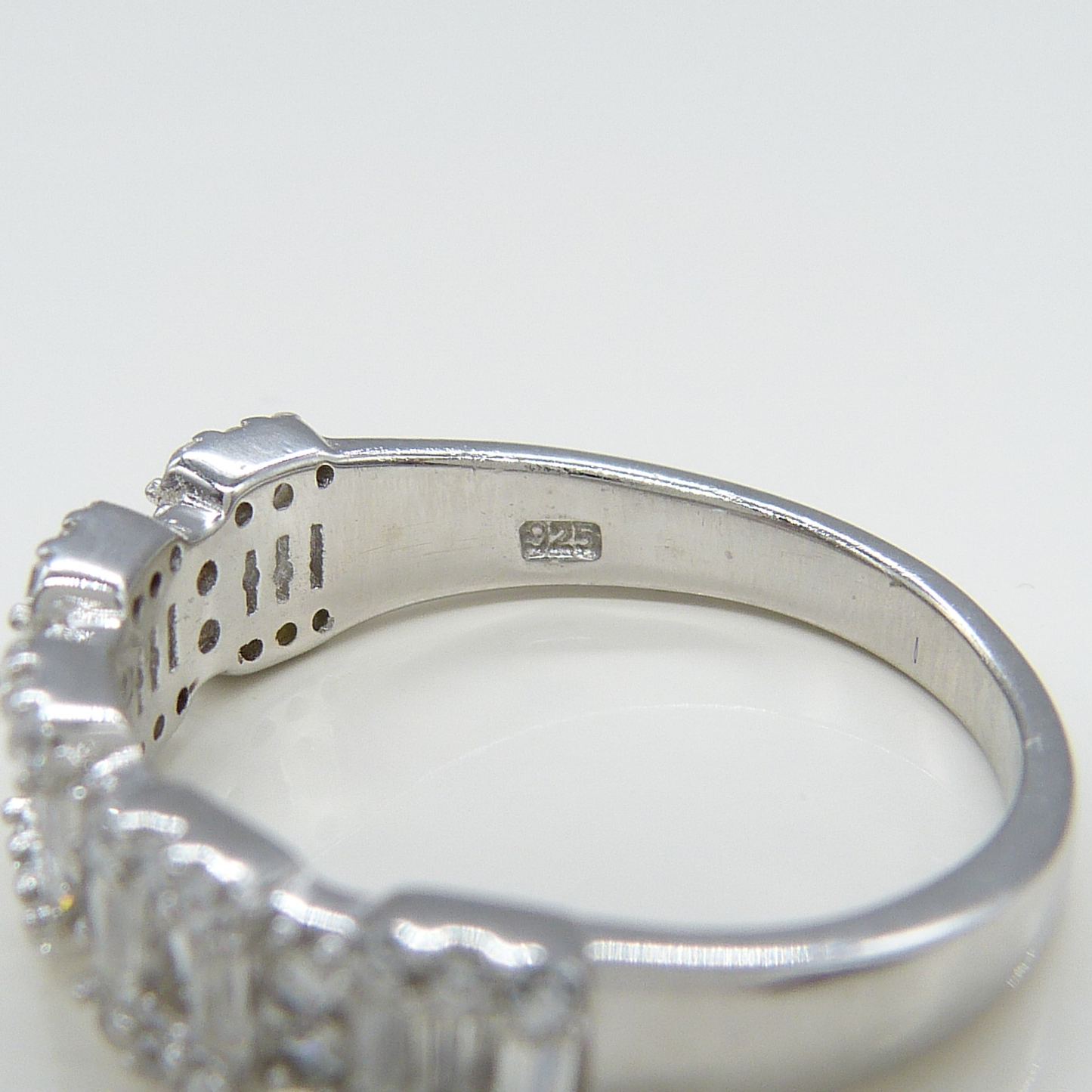 SILVER BAGUETTE CLUSTER RING