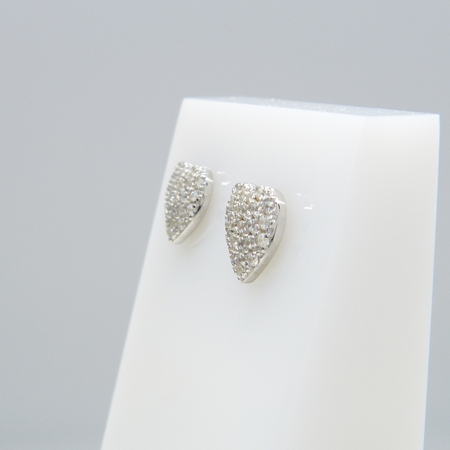 SILVER HEART-SHAPED STUDS