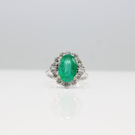 18K EMERALD & DIAMOND RING