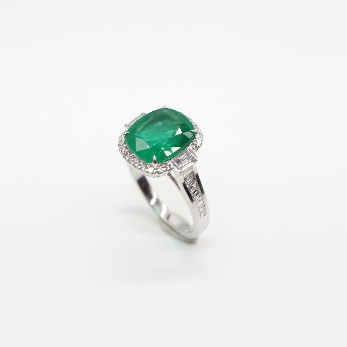 18K EMERALD & DIAMOND HALO RING