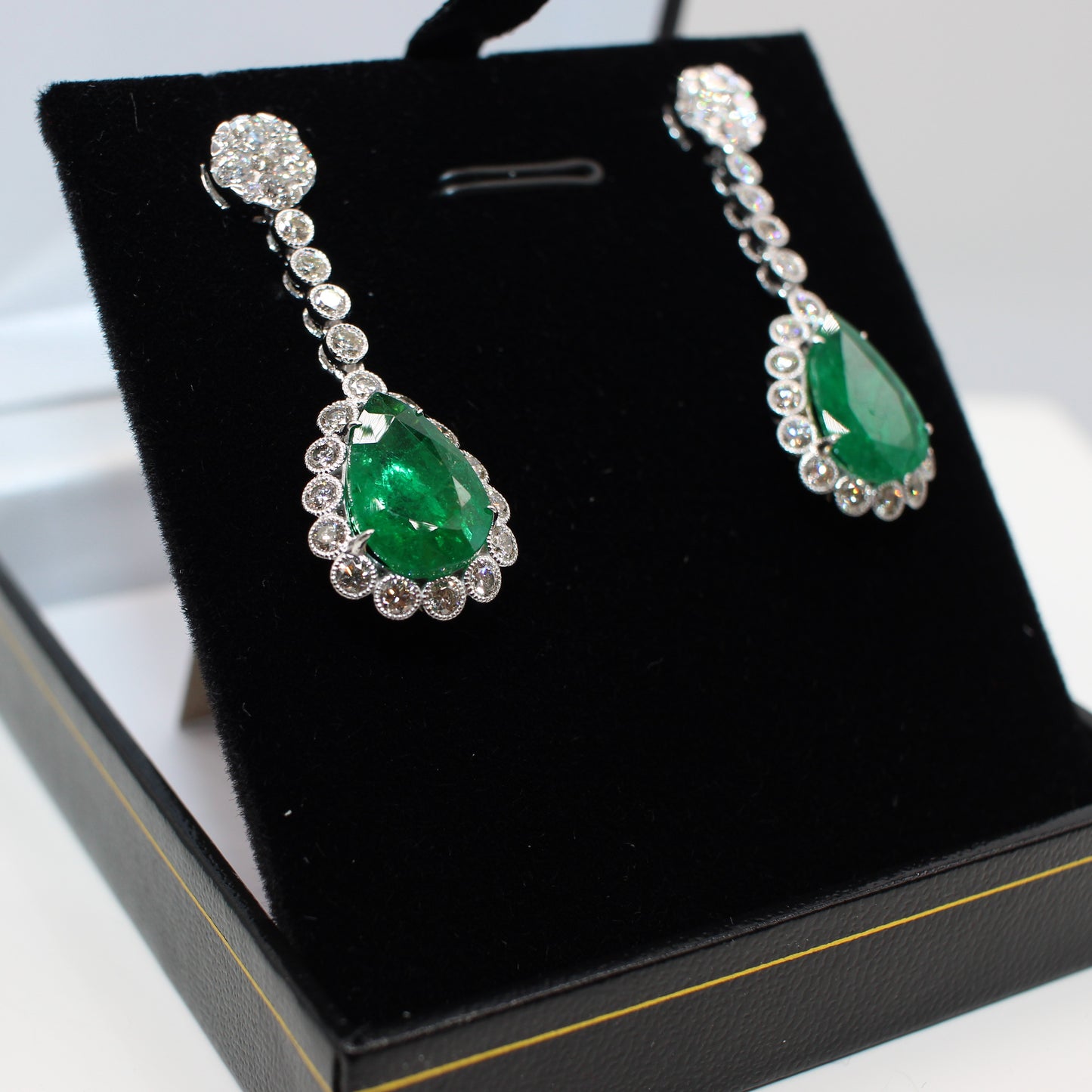 18K EMERALD & DIAMOND DROP EARRINGS