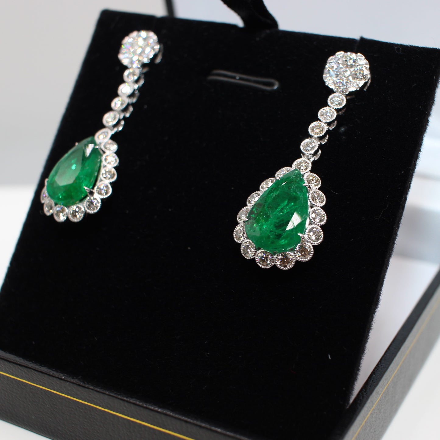 18K EMERALD & DIAMOND DROP EARRINGS