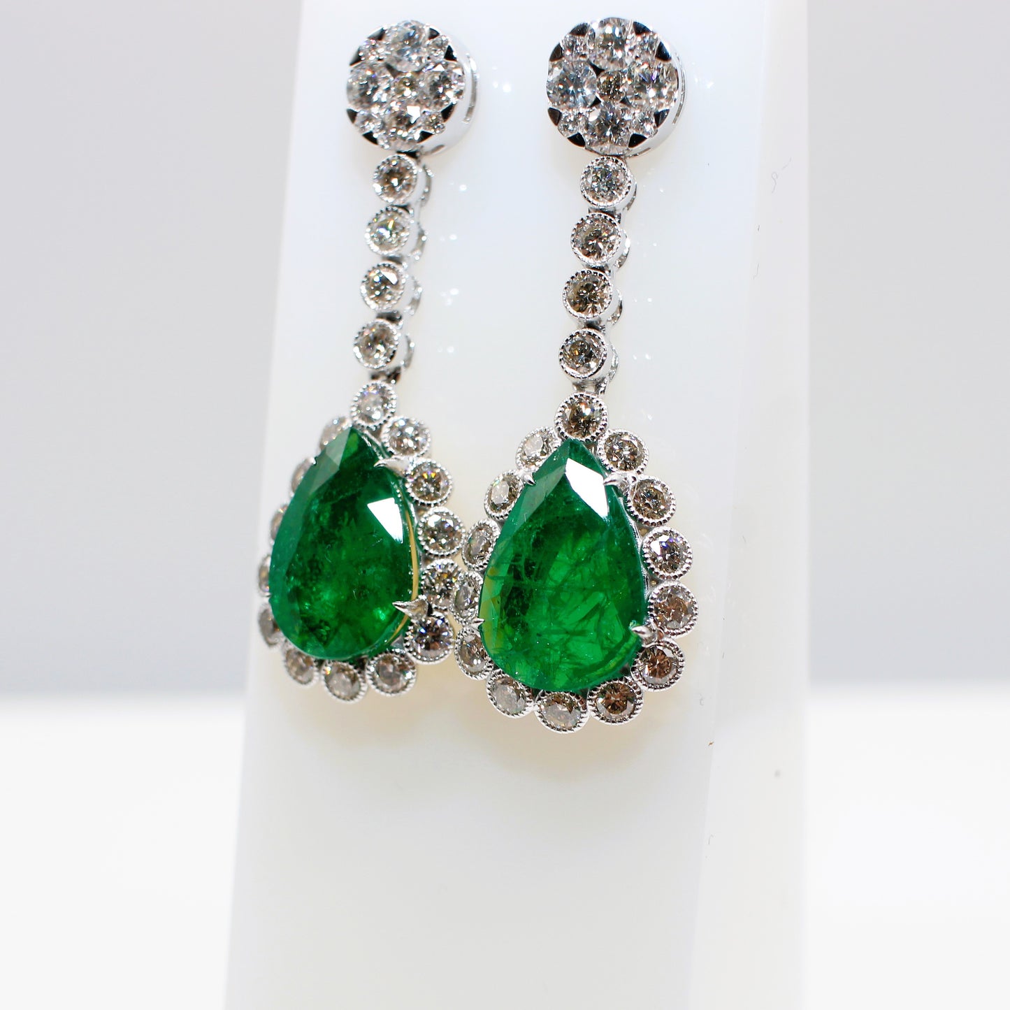 18K EMERALD & DIAMOND DROP EARRINGS