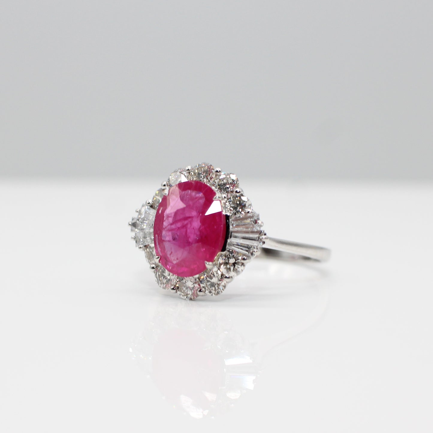 18K RUBY & DIAMOND RING