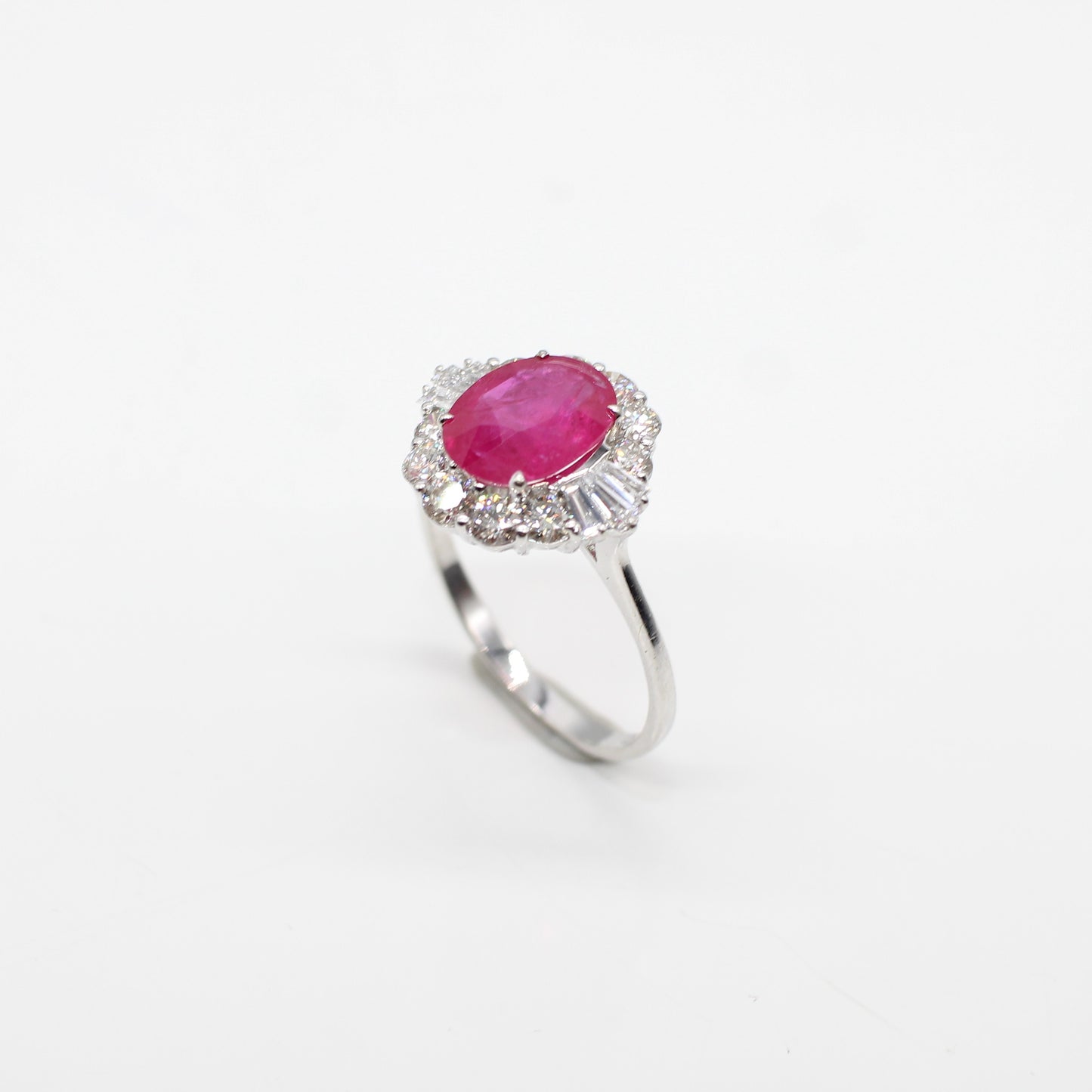18K RUBY & DIAMOND RING