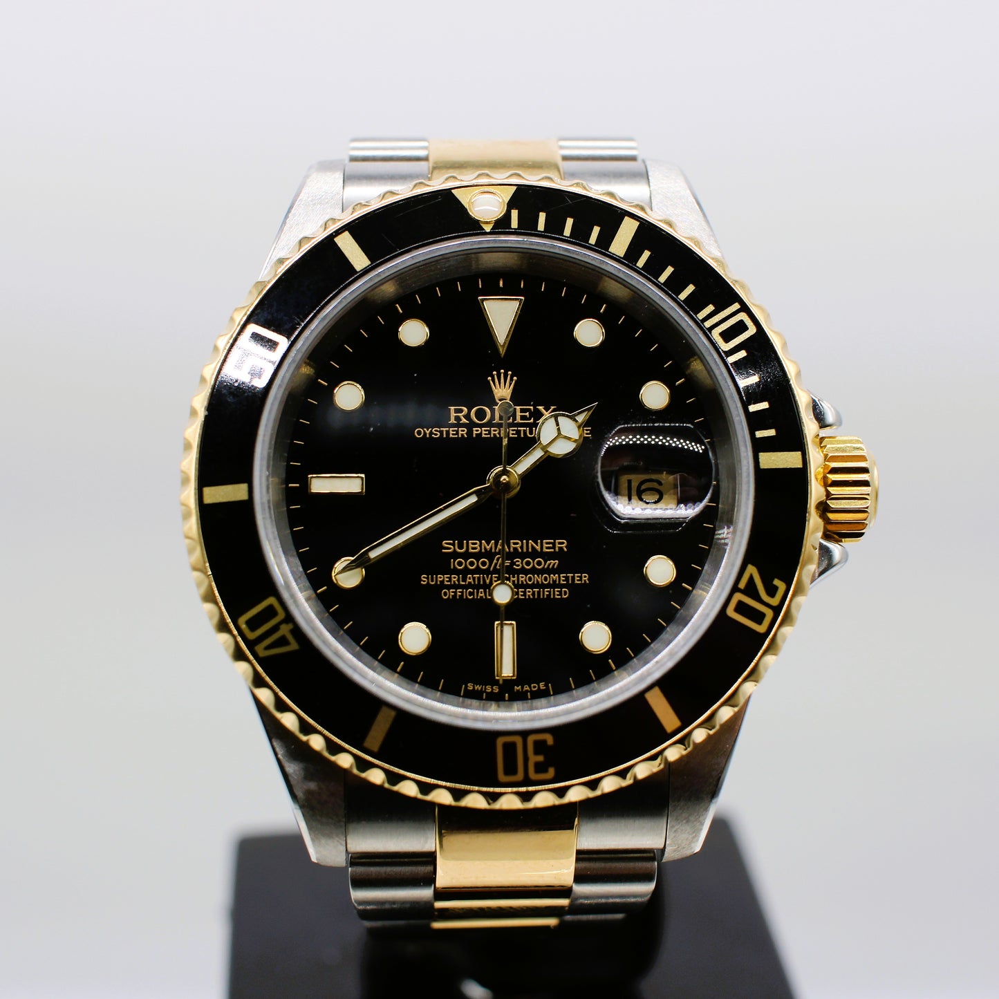 STAINLESS STEEL & GOLD ROLEX OYSTER PERPETUAL SUBMARINER DATE JUST