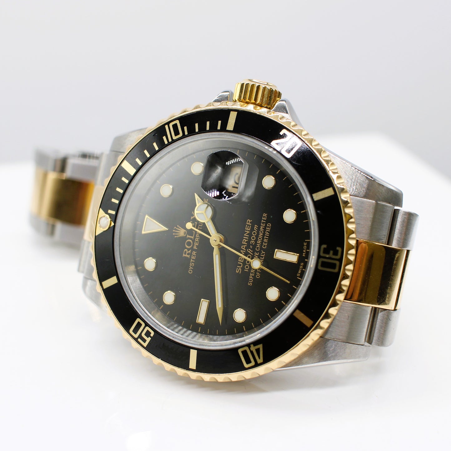 STAINLESS STEEL & GOLD ROLEX OYSTER PERPETUAL SUBMARINER DATE JUST