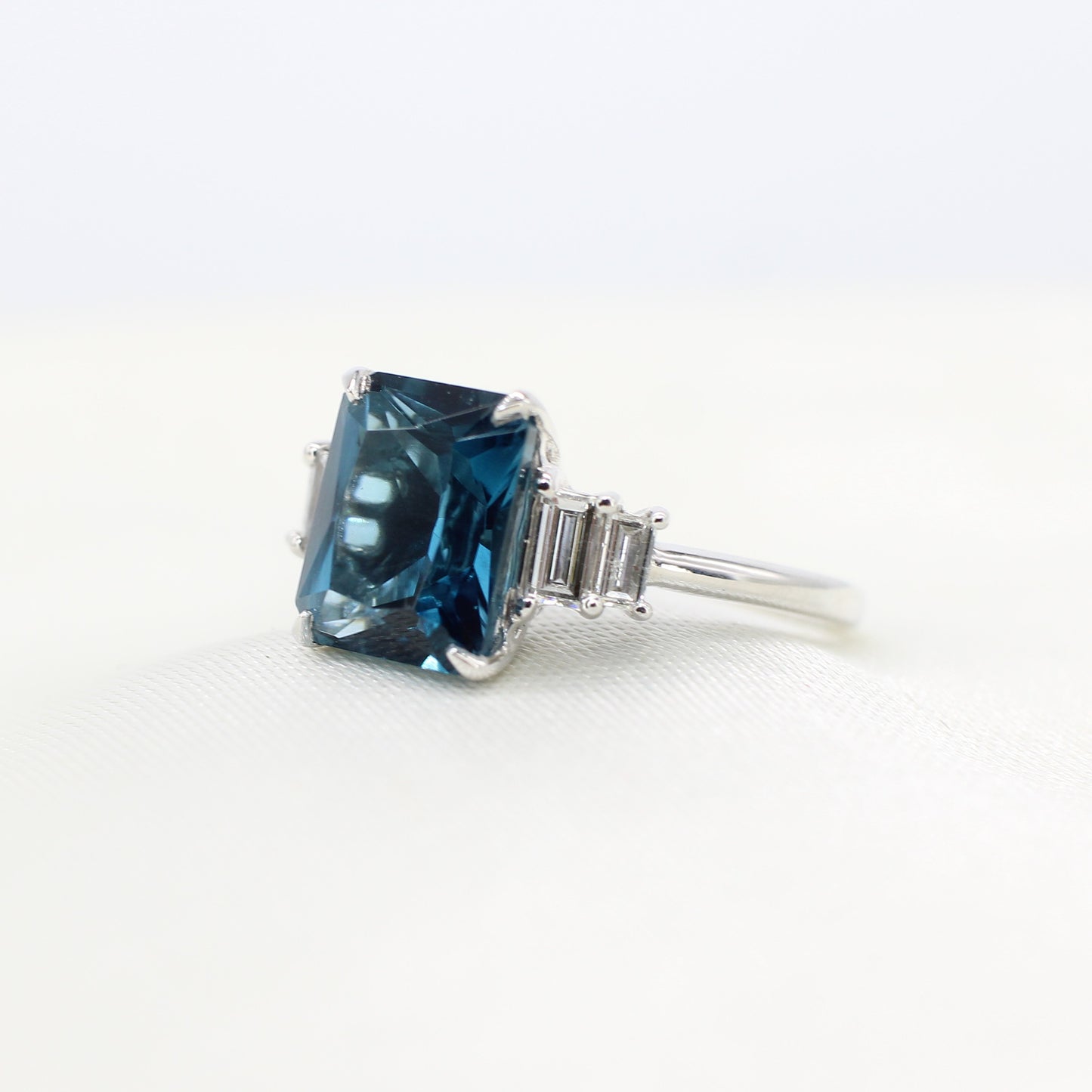 PLATINUM LONDON BLUE TOPAZ & DIAMOND RING