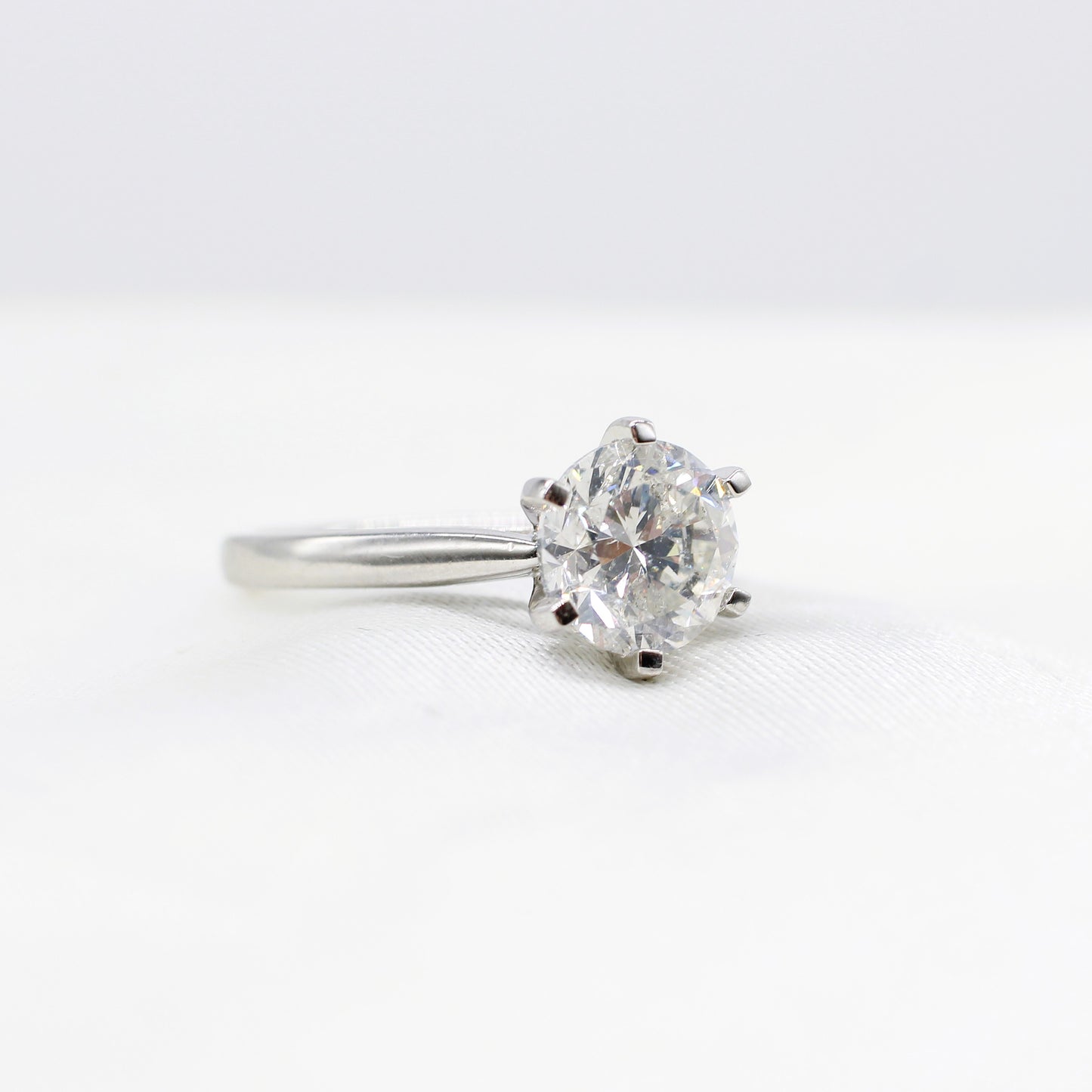 PLATINUM 2.00CT NEAR COLOURLESS DIAMOND SOLITAIRE