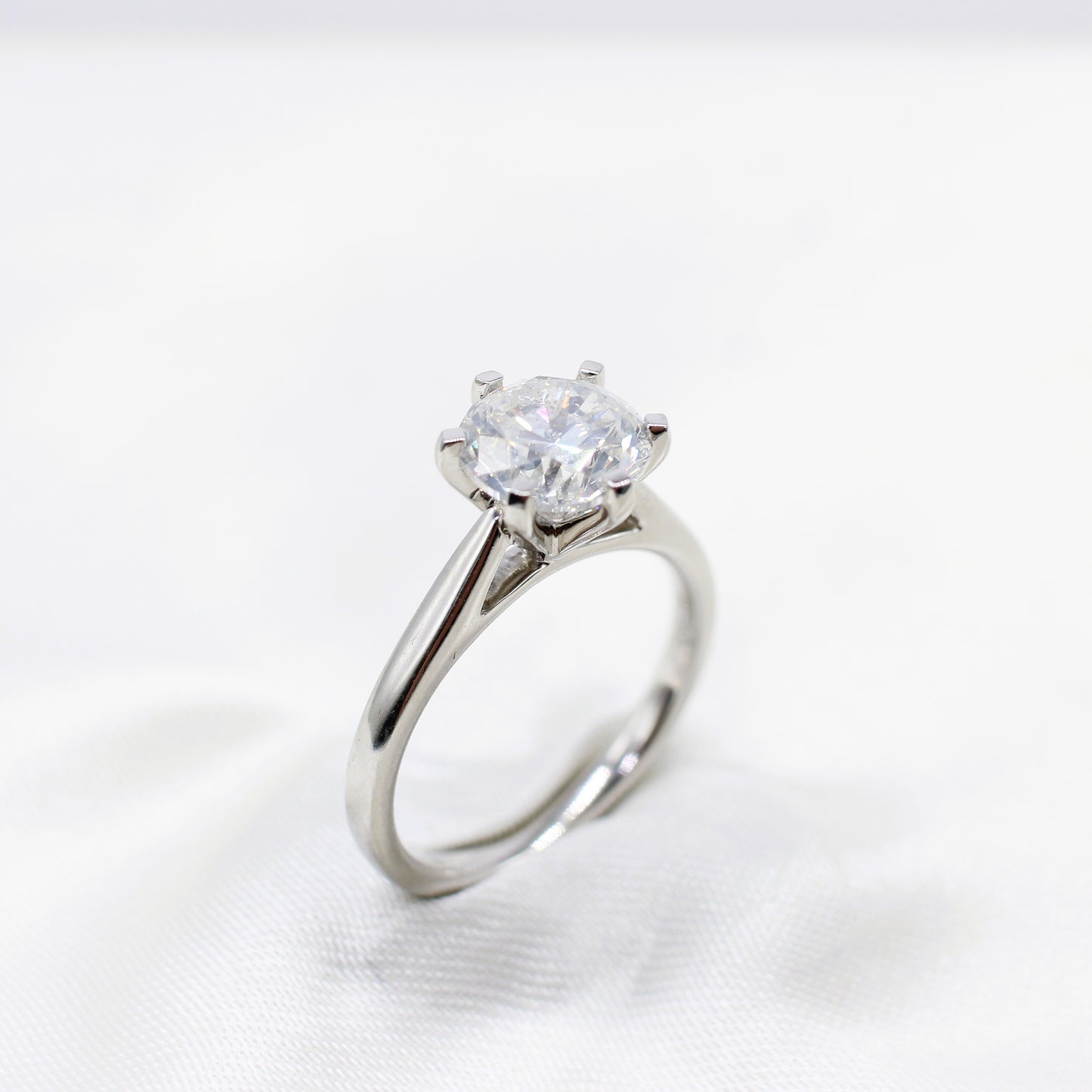 PLATINUM 2.00CT NEAR COLOURLESS DIAMOND SOLITAIRE