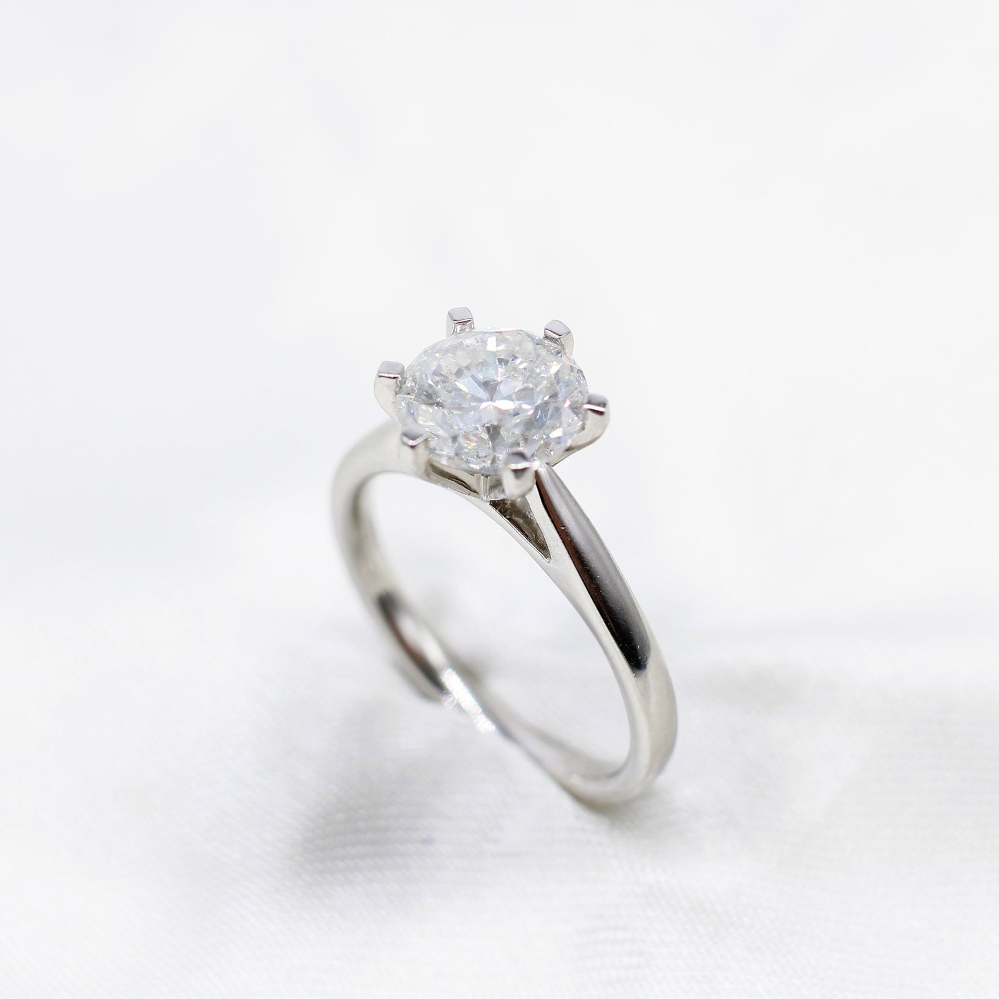 PLATINUM 2.00CT NEAR COLOURLESS DIAMOND SOLITAIRE