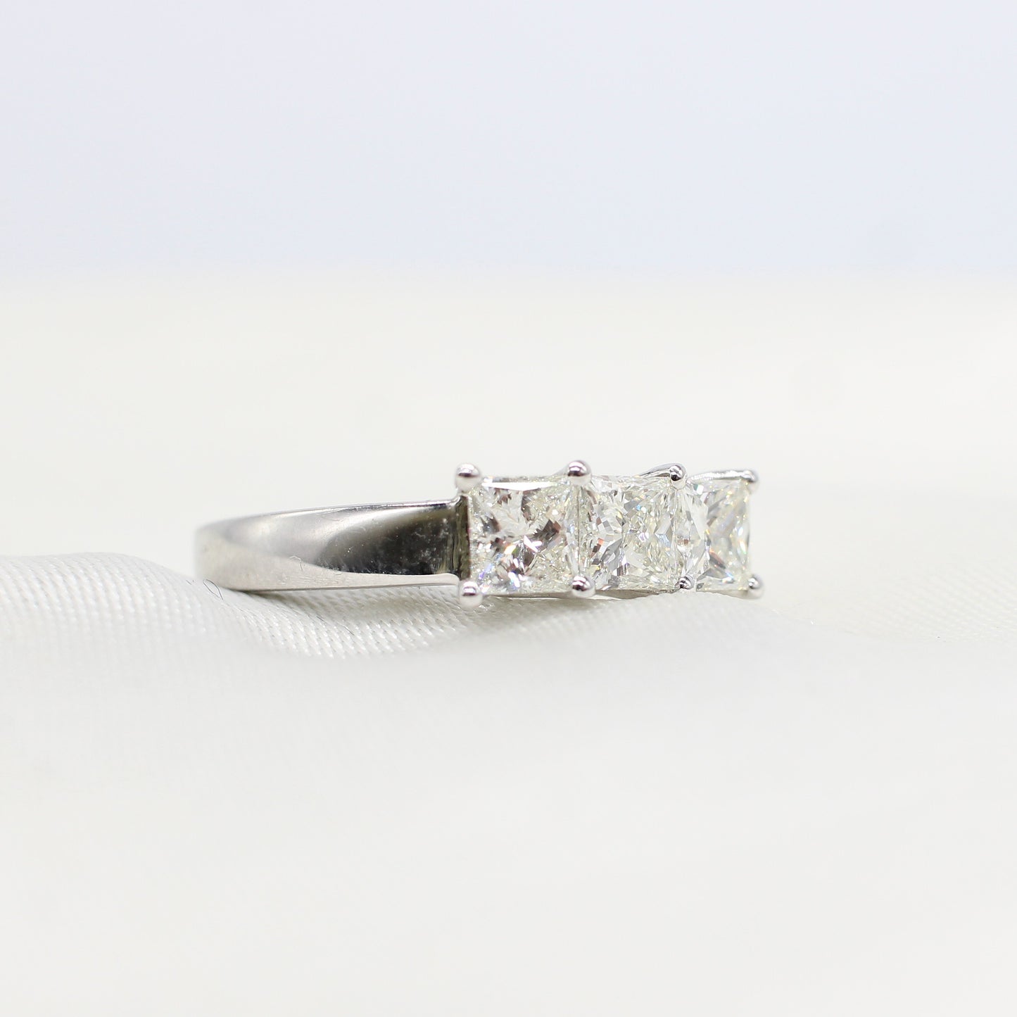 18K PRINCESS CUT DIAMOND TRILOGY RING