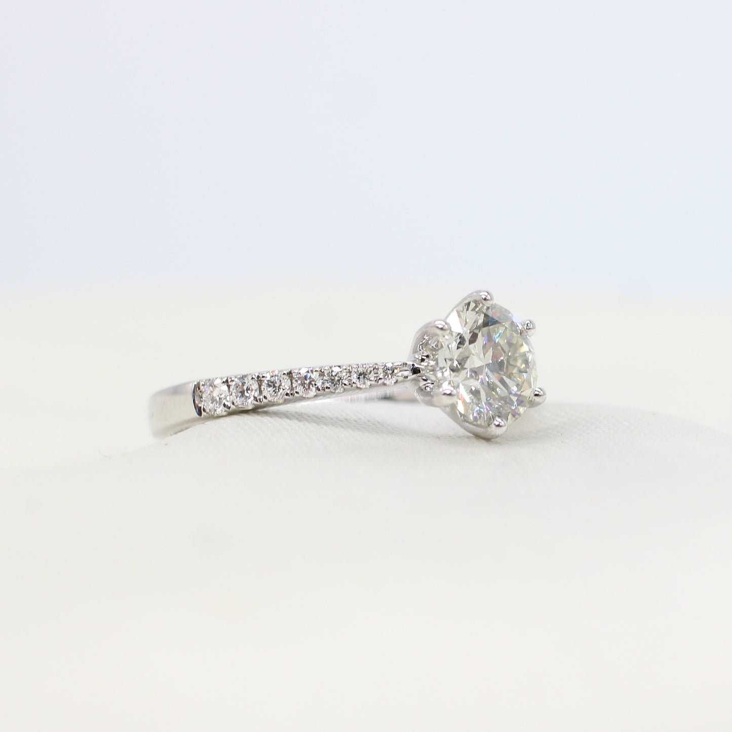 18K 1.17CT DIAMOND SOLITAIRE RING