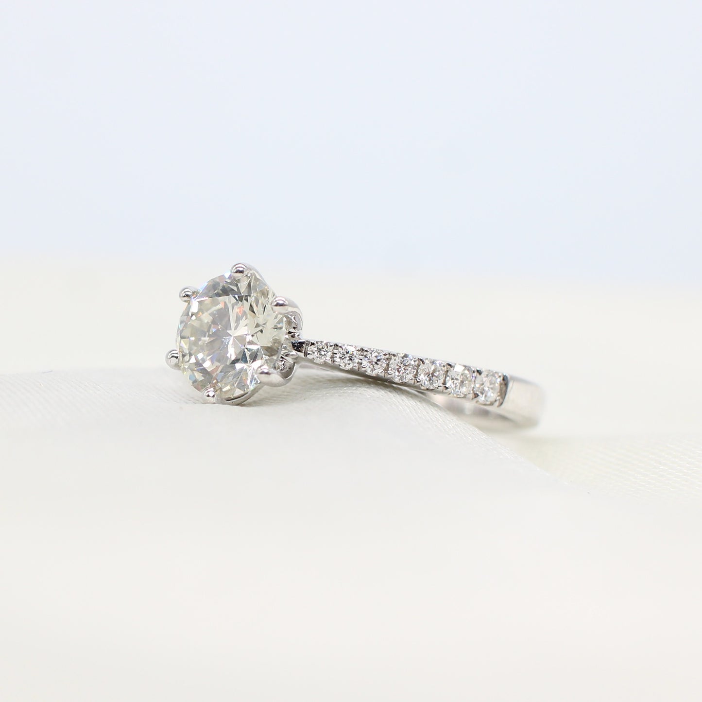 18K 1.17CT DIAMOND SOLITAIRE RING