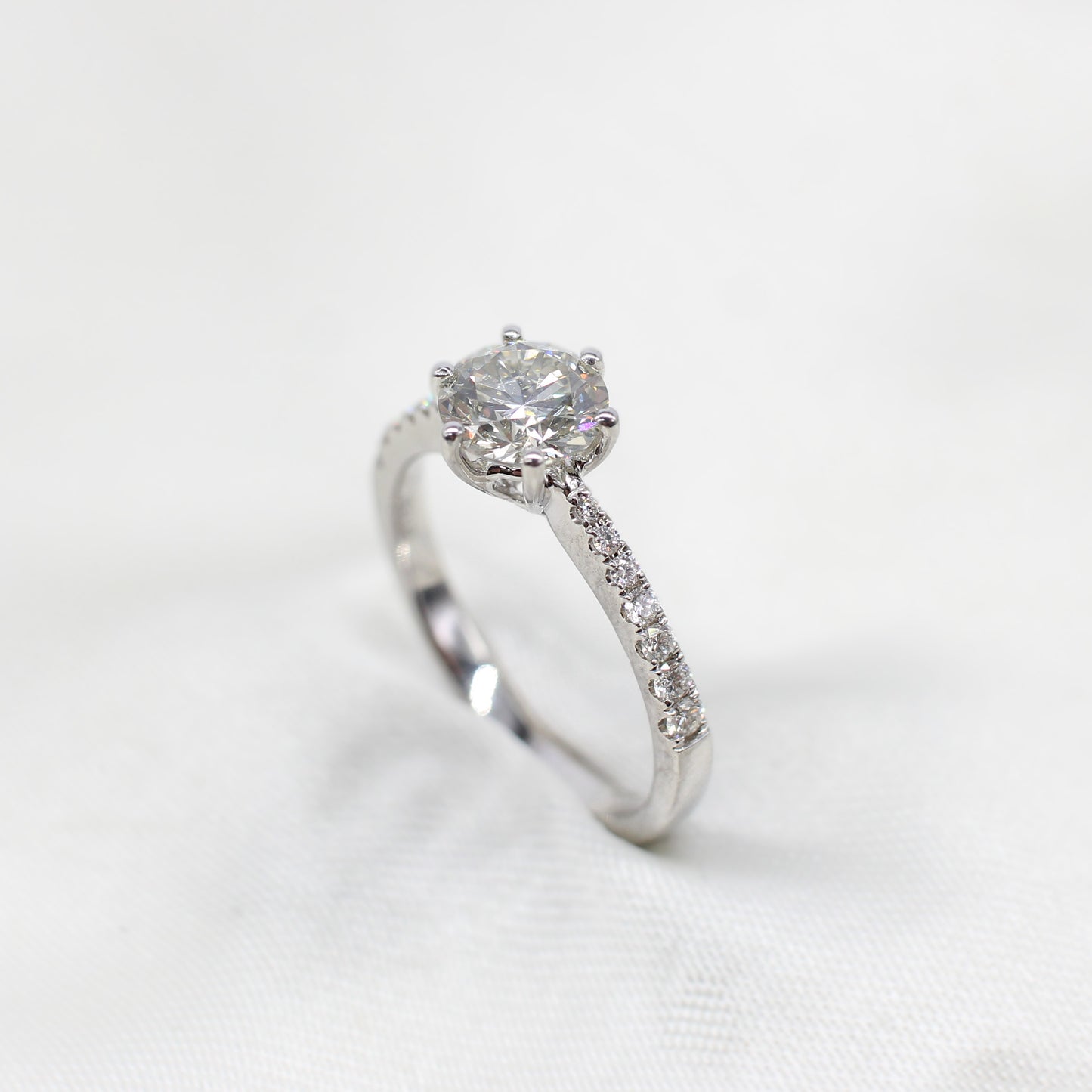 18K 1.17CT DIAMOND SOLITAIRE RING