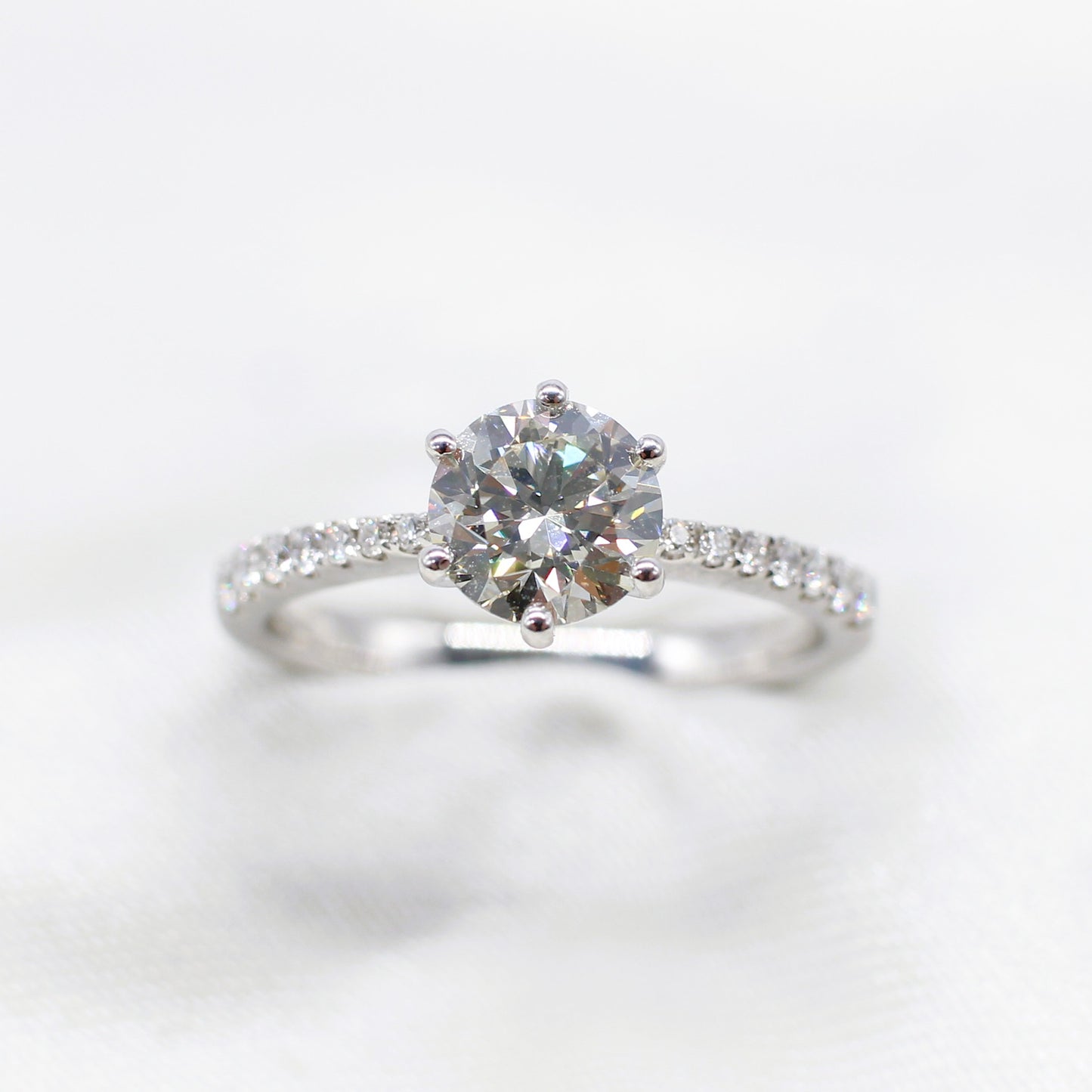 18K 1.17CT DIAMOND SOLITAIRE RING