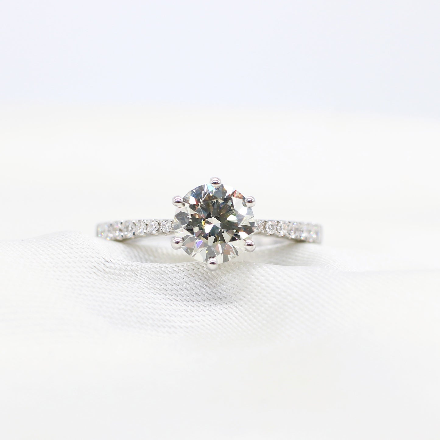 18K 1.17CT DIAMOND SOLITAIRE RING