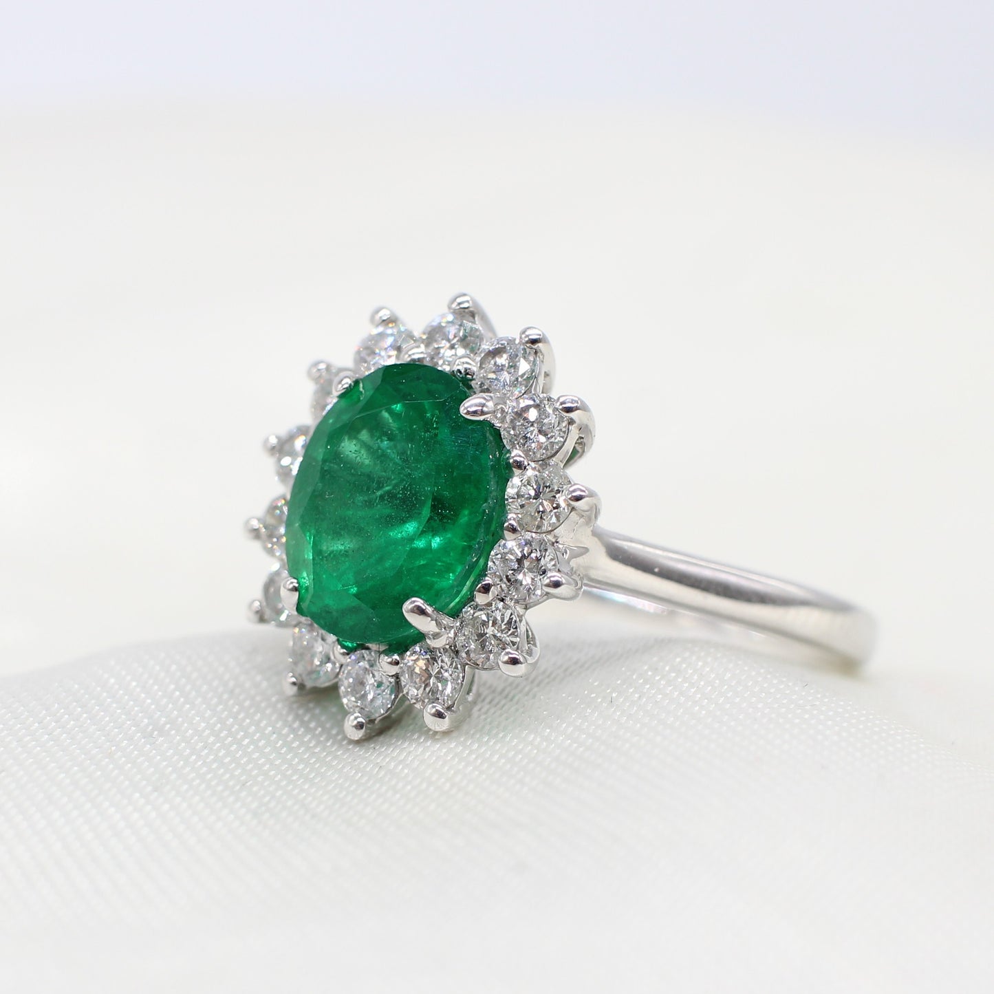 PLATINUM EMERALD & DIAMOND RING