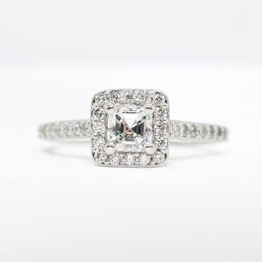 PLATINUM 0.85CT COLOURLESS DIAMOND RING