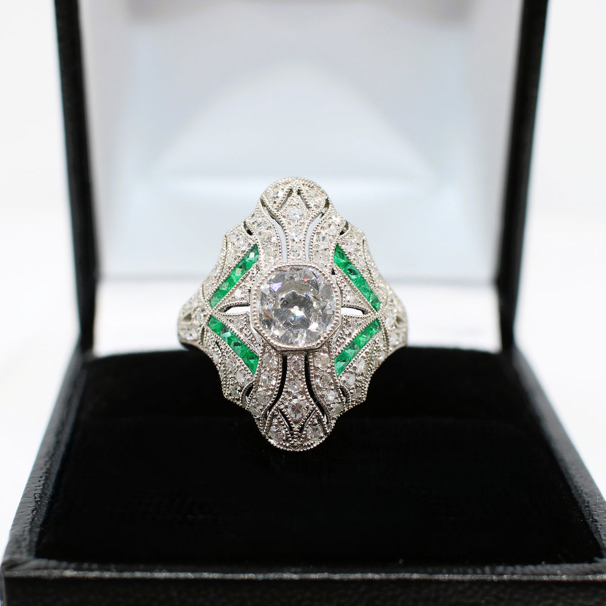 PLATINUM DIAMOND & EMERALD ART DECO STYLE DRESS RING