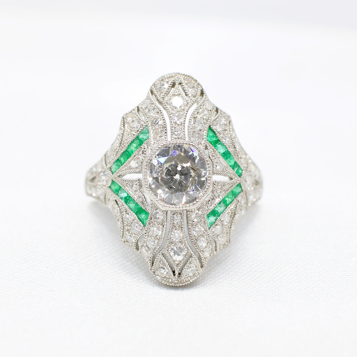 PLATINUM DIAMOND & EMERALD ART DECO STYLE DRESS RING