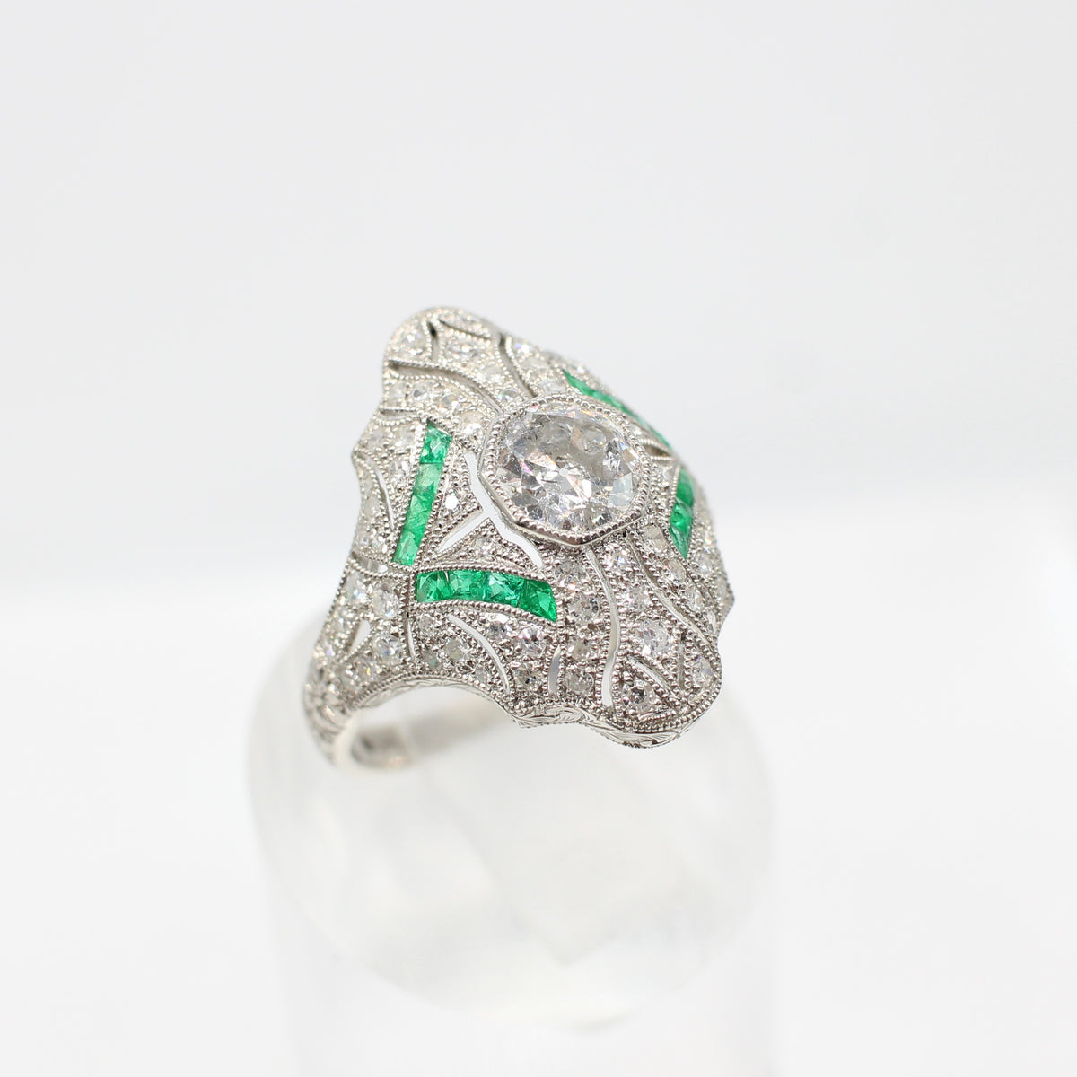 PLATINUM DIAMOND & EMERALD ART DECO STYLE DRESS RING
