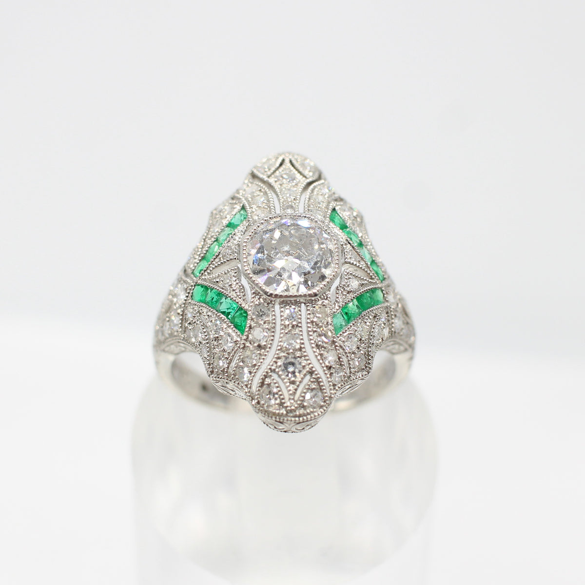PLATINUM DIAMOND & EMERALD ART DECO STYLE DRESS RING