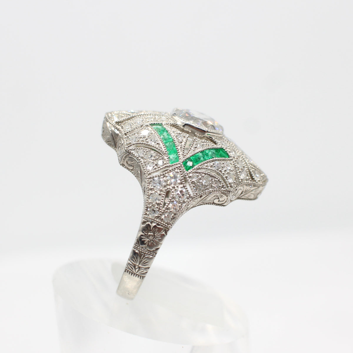 PLATINUM DIAMOND & EMERALD ART DECO STYLE DRESS RING