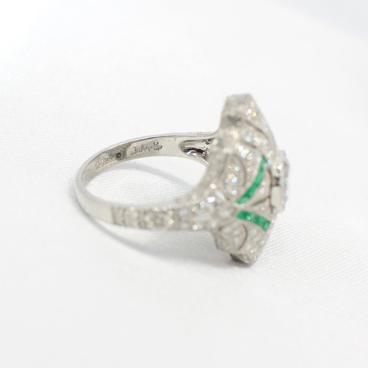 PLATINUM DIAMOND & EMERALD ART DECO STYLE DRESS RING