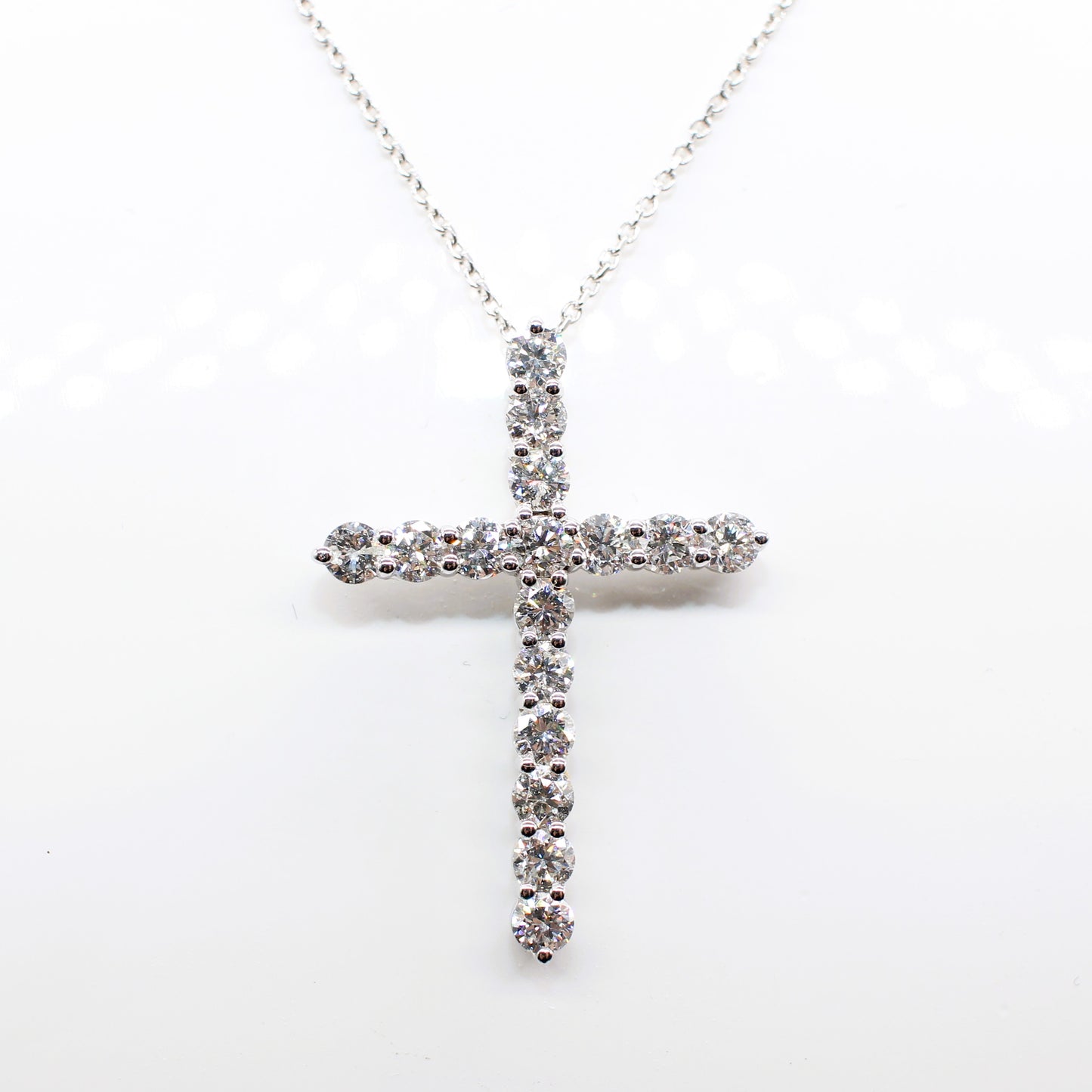 18K WHITE GOLD & DIAMOND CROSS PENDANT