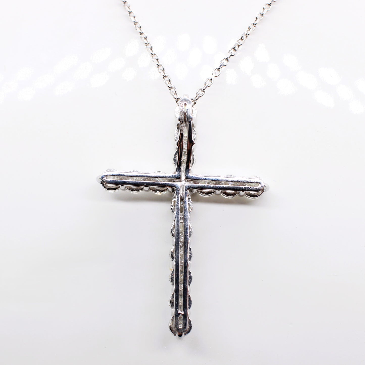 18K WHITE GOLD & DIAMOND CROSS PENDANT