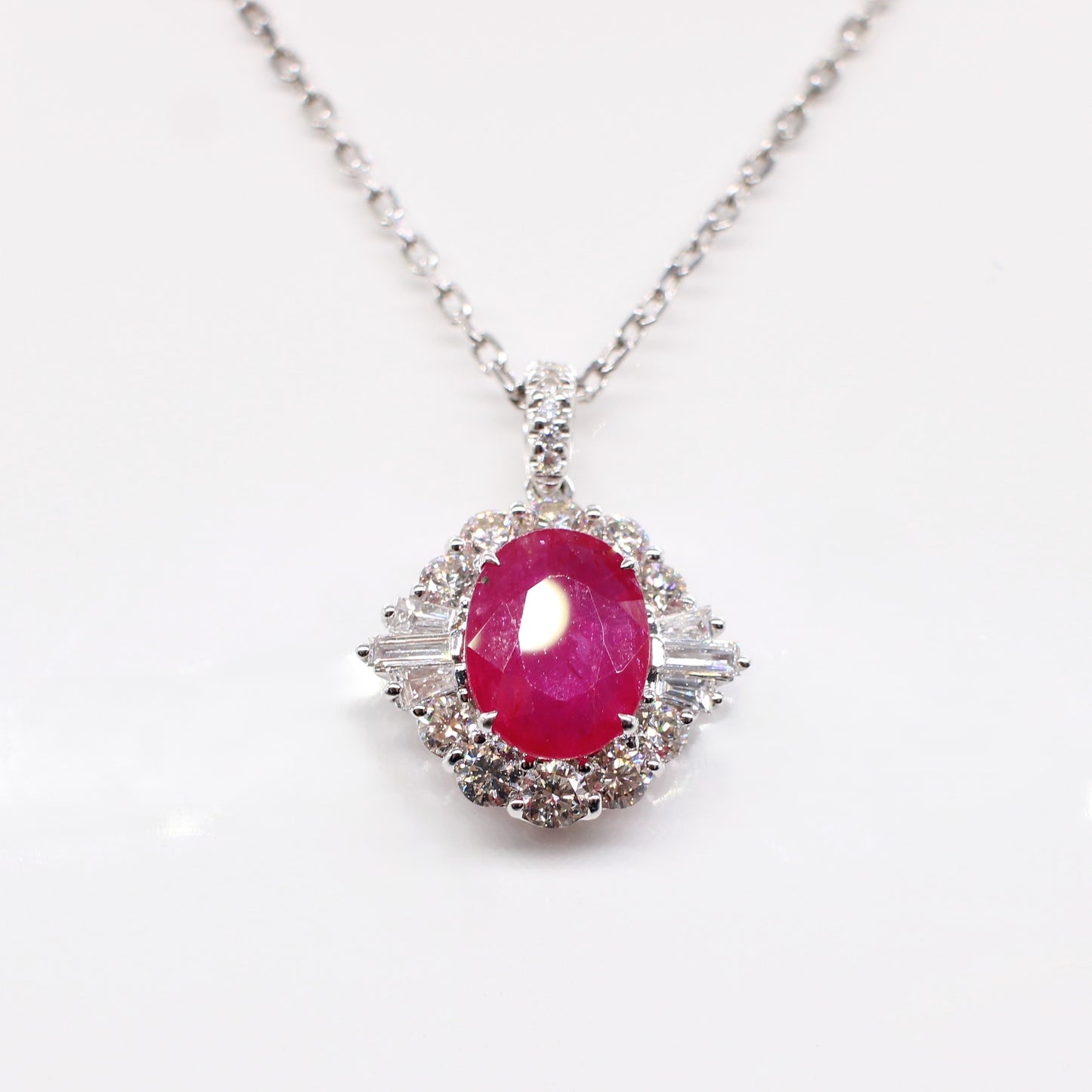 18K RUBY & DIAMOND PENDANT NECKLACE