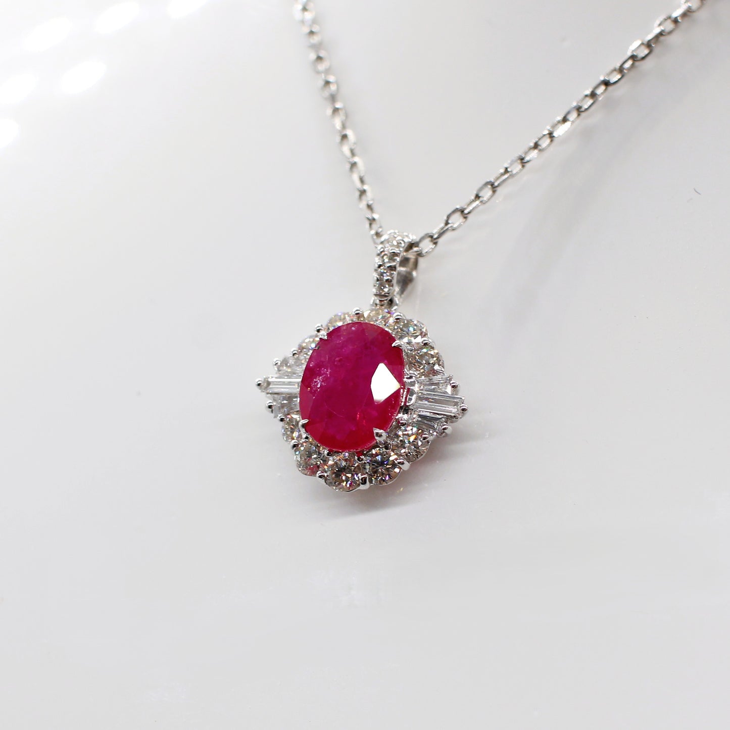 18K RUBY & DIAMOND PENDANT NECKLACE