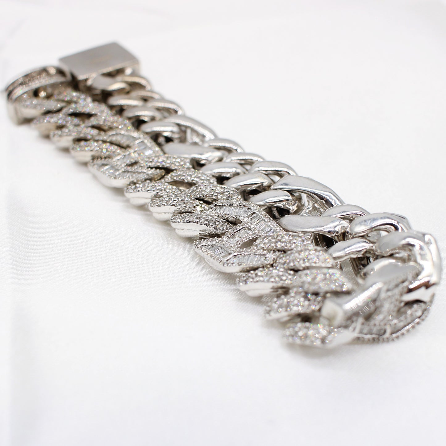 9K ART DECO STYLE DIAMOND BRACELET 12.15CT